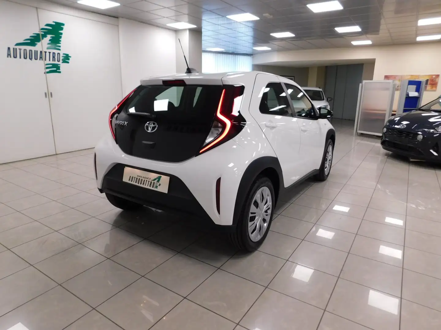 Toyota Aygo X 1.0 Active 72cv Fehér - 2