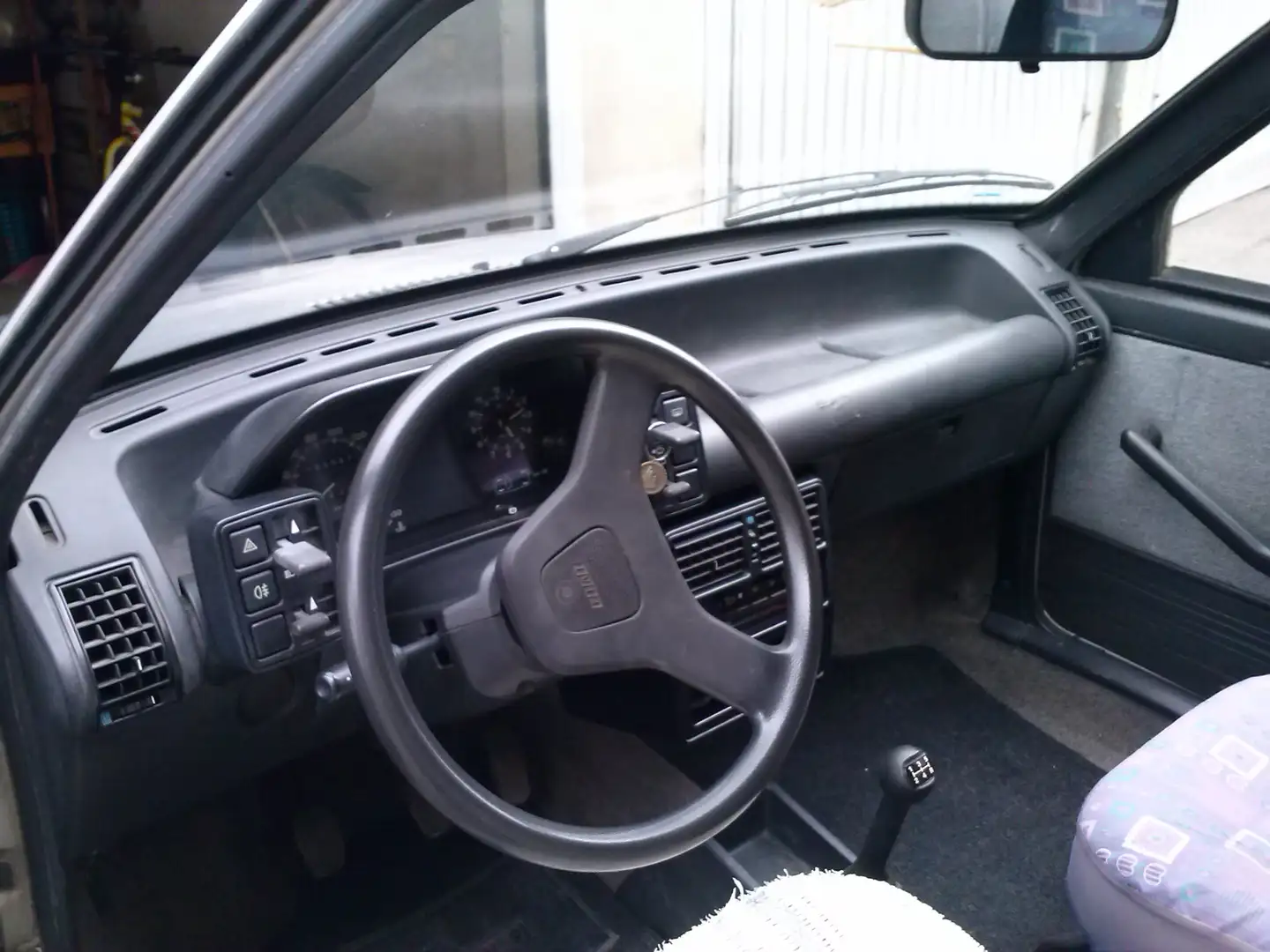 Fiat Uno 3p 1.1 CS Stříbrná - 2