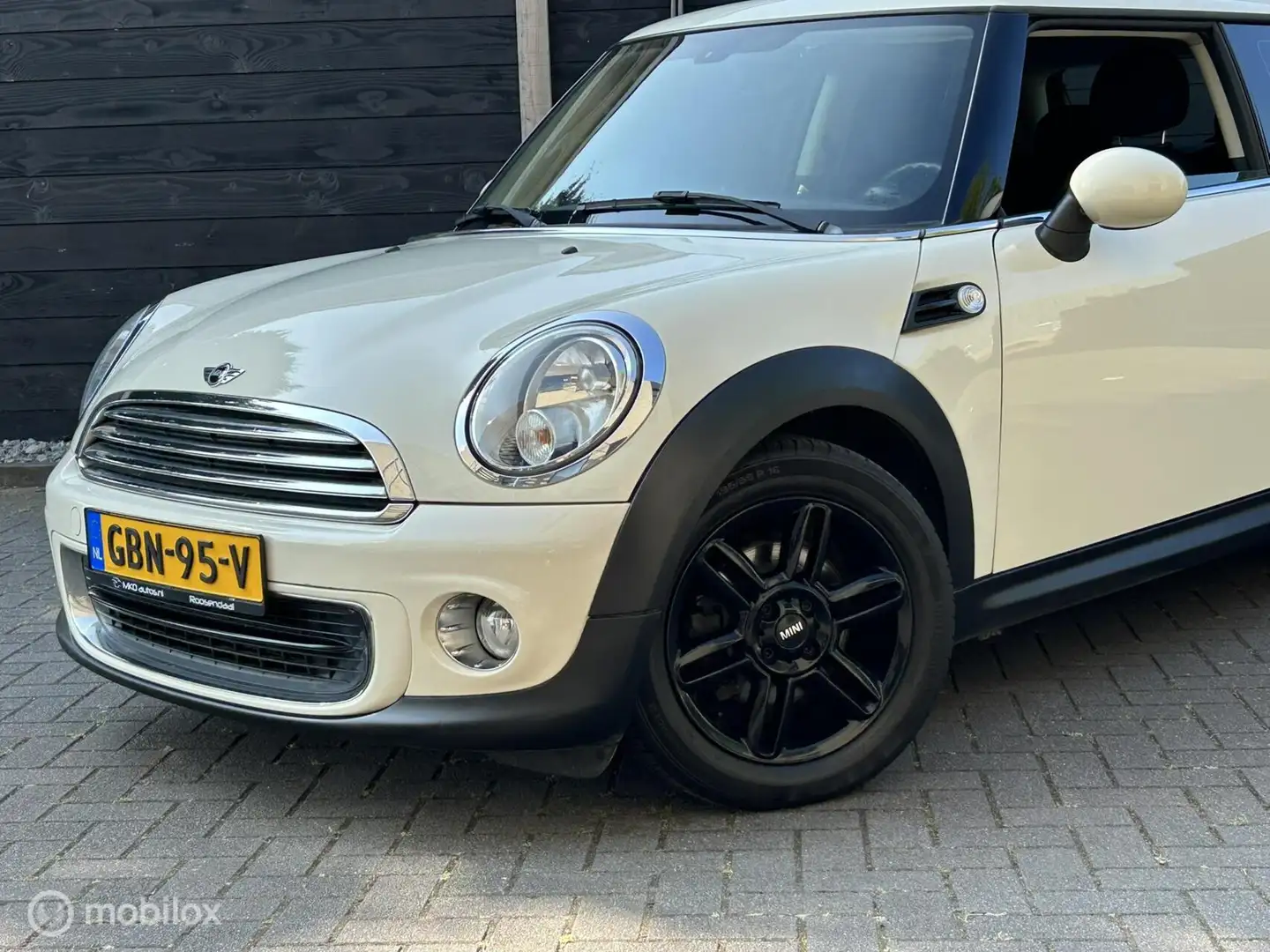 MINI Mini 1.6 Clima / Striping / half leder / 105.838 K Biały - 2