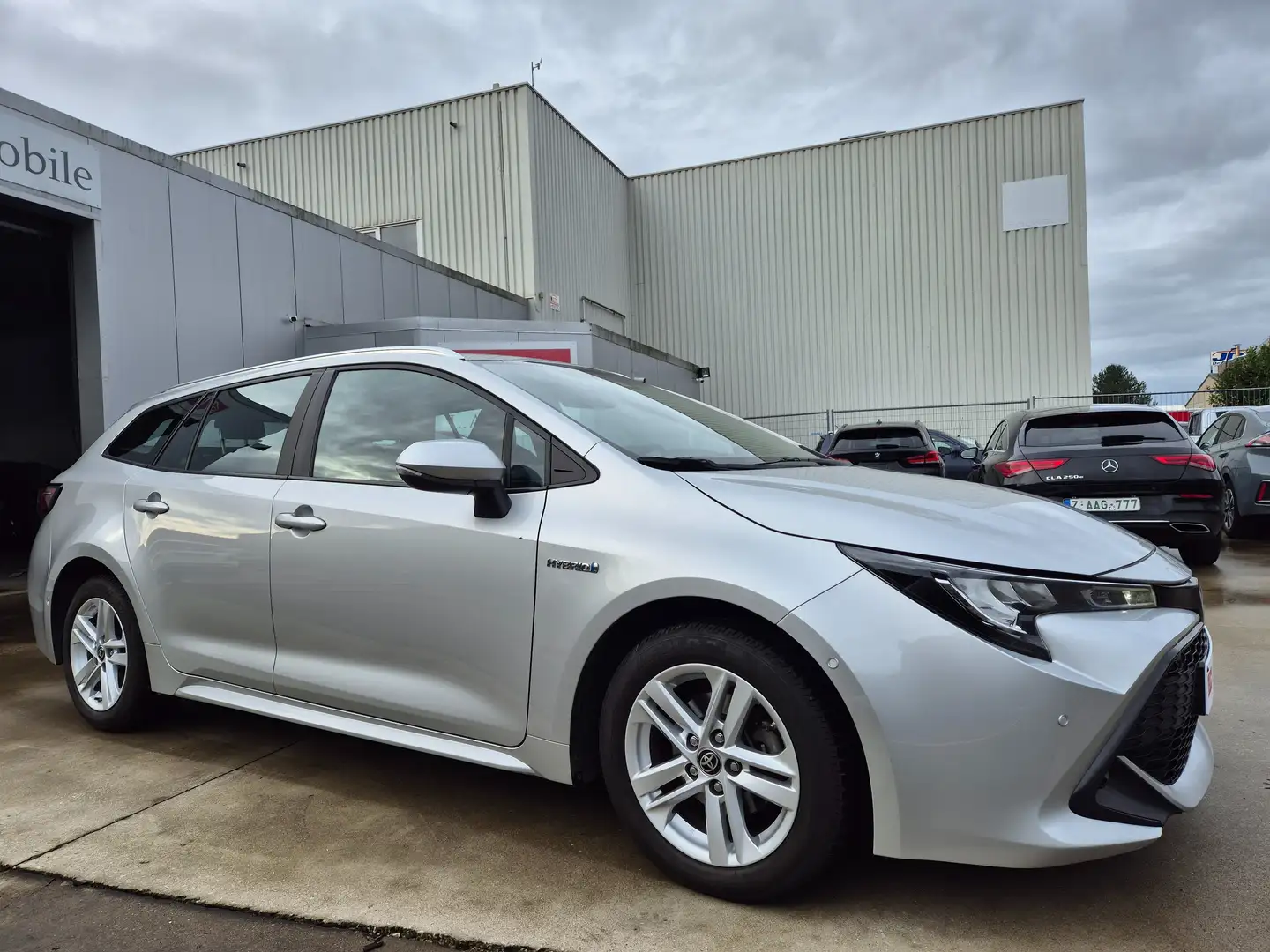 Toyota Corolla 1.8i 170cv // HYBRID // 2022 !! Gris - 1
