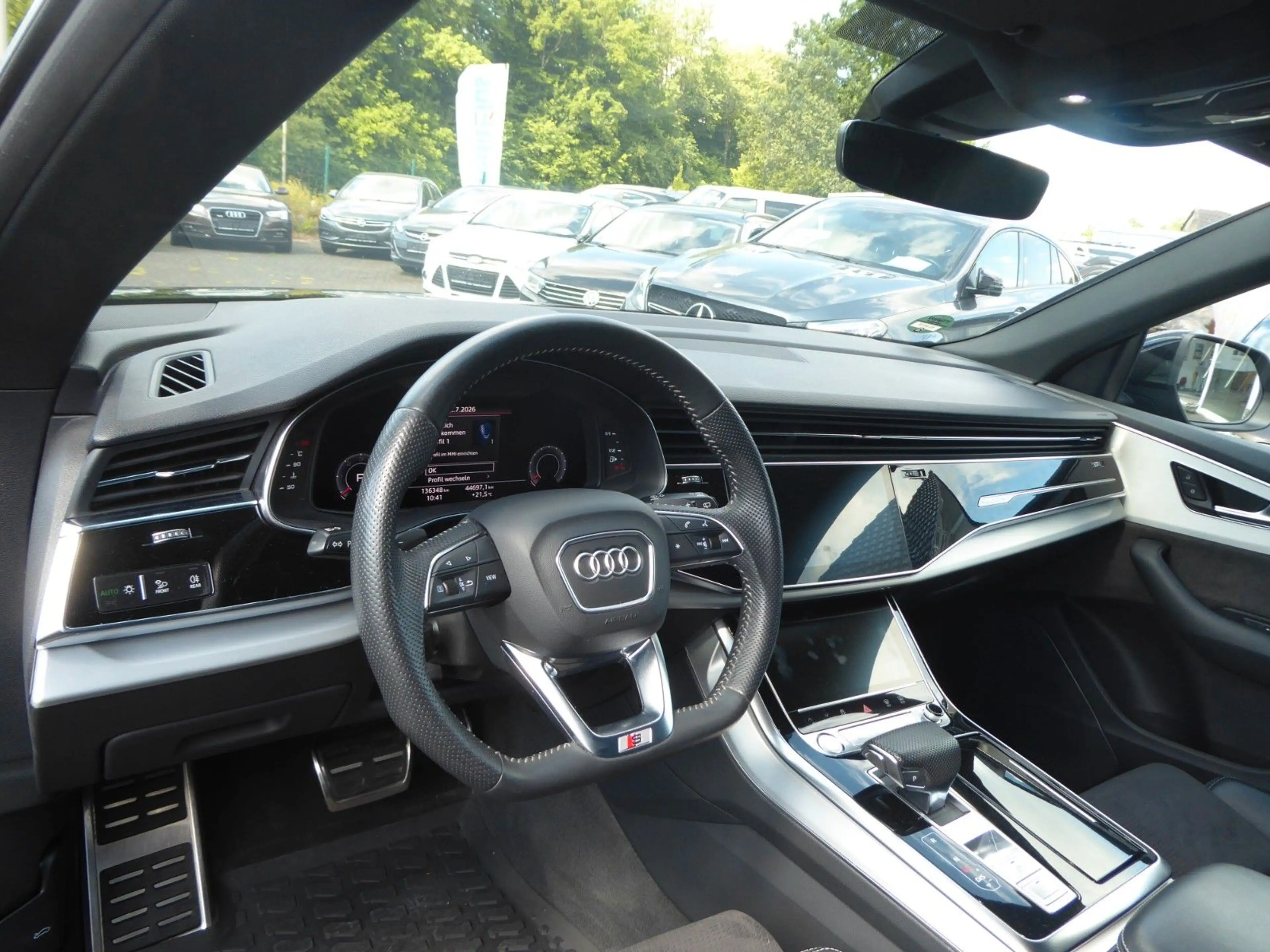Audi Q8 50 TDI quattro 3 x  S Line Sport Plus — photo 10