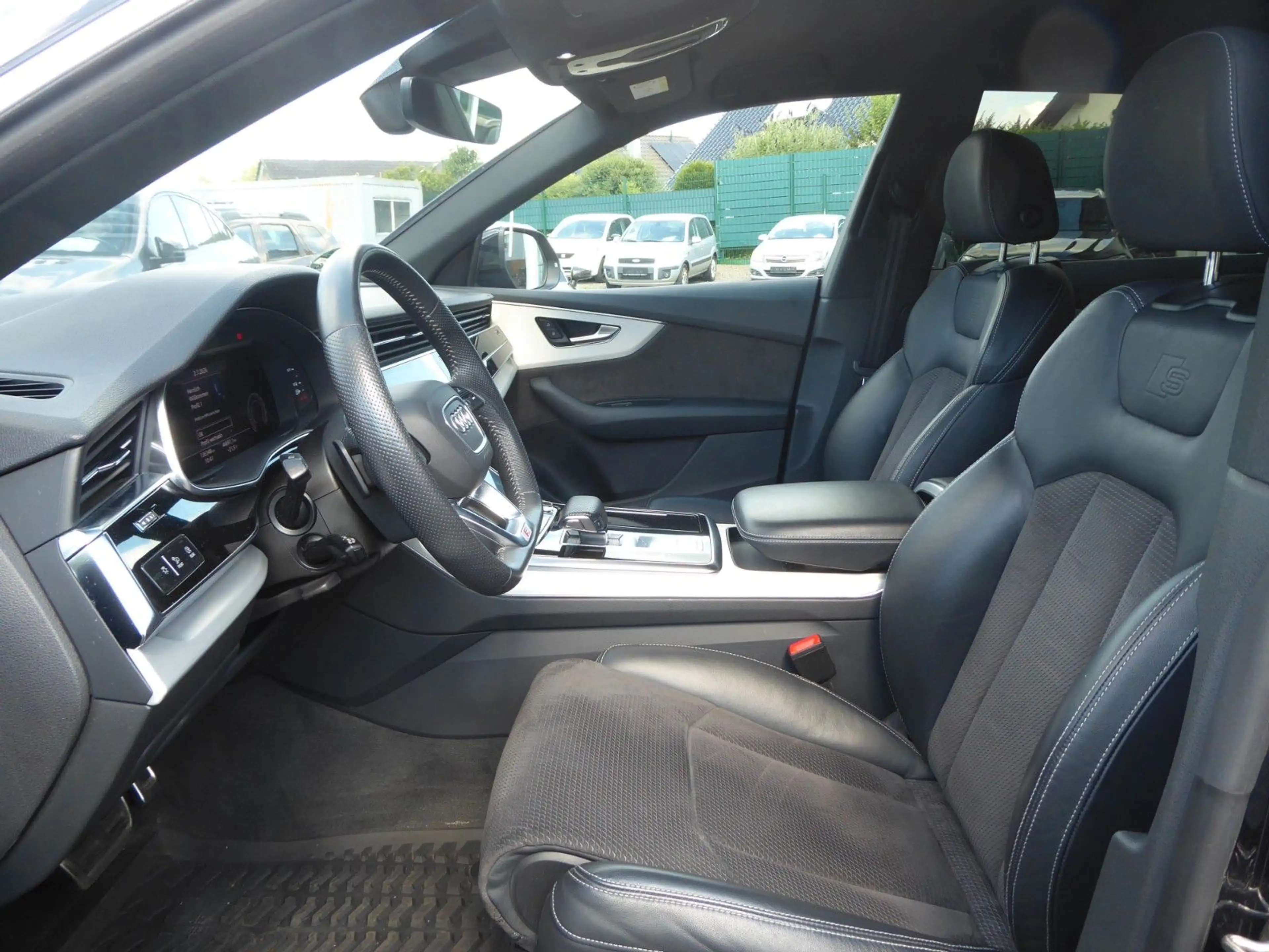 Audi Q8 50 TDI quattro 3 x  S Line Sport Plus — photo 9