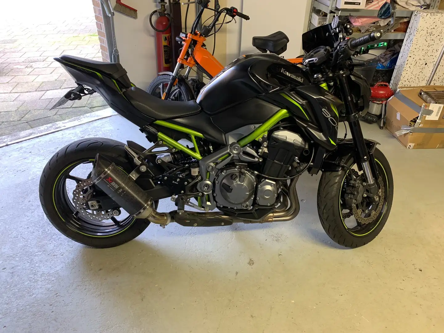 Kawasaki Z 900 Zwart - 1