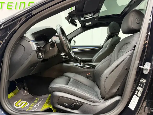 BMW 5 Series view 13