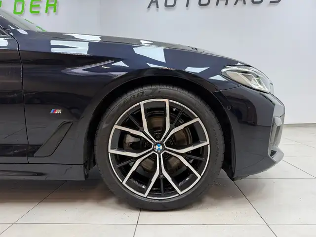 BMW 5 Series view 9