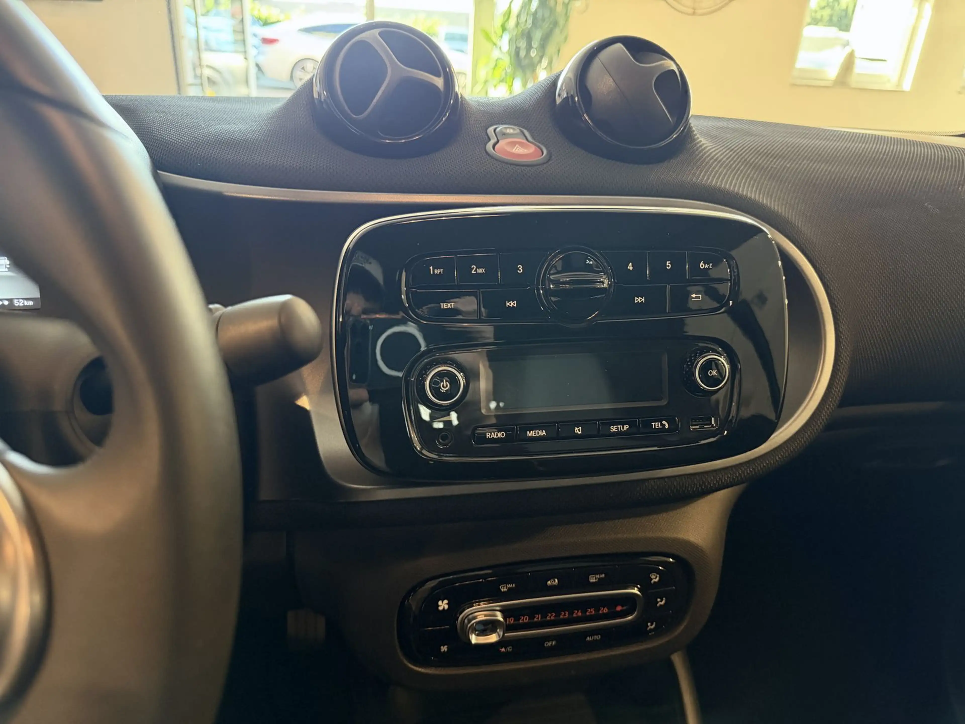 smart forTwo fortwo Cabrio electric drive EQ *1. Hand-MwSt* — photo 15