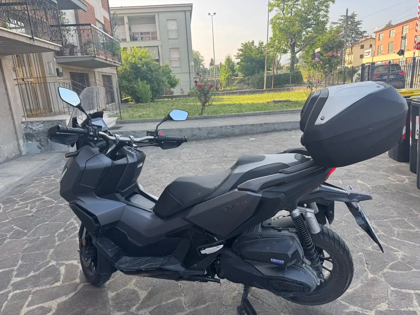 Honda ADV 350 Grigio - 1