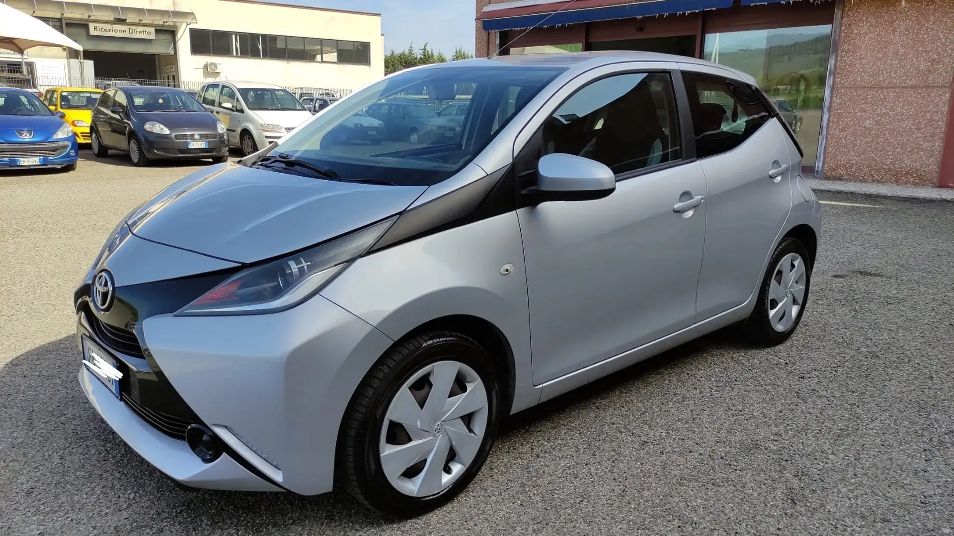 Toyota Aygo 5p 1.0 x-cool Argent - 1