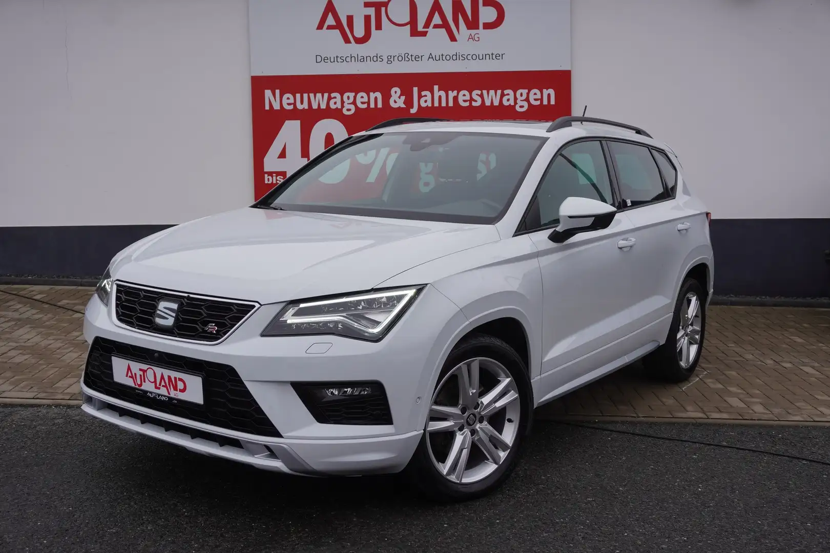 SEAT Ateca 2.0 TSI FR 4Drive DSG LED Navi ACC 360° Weiß - 2