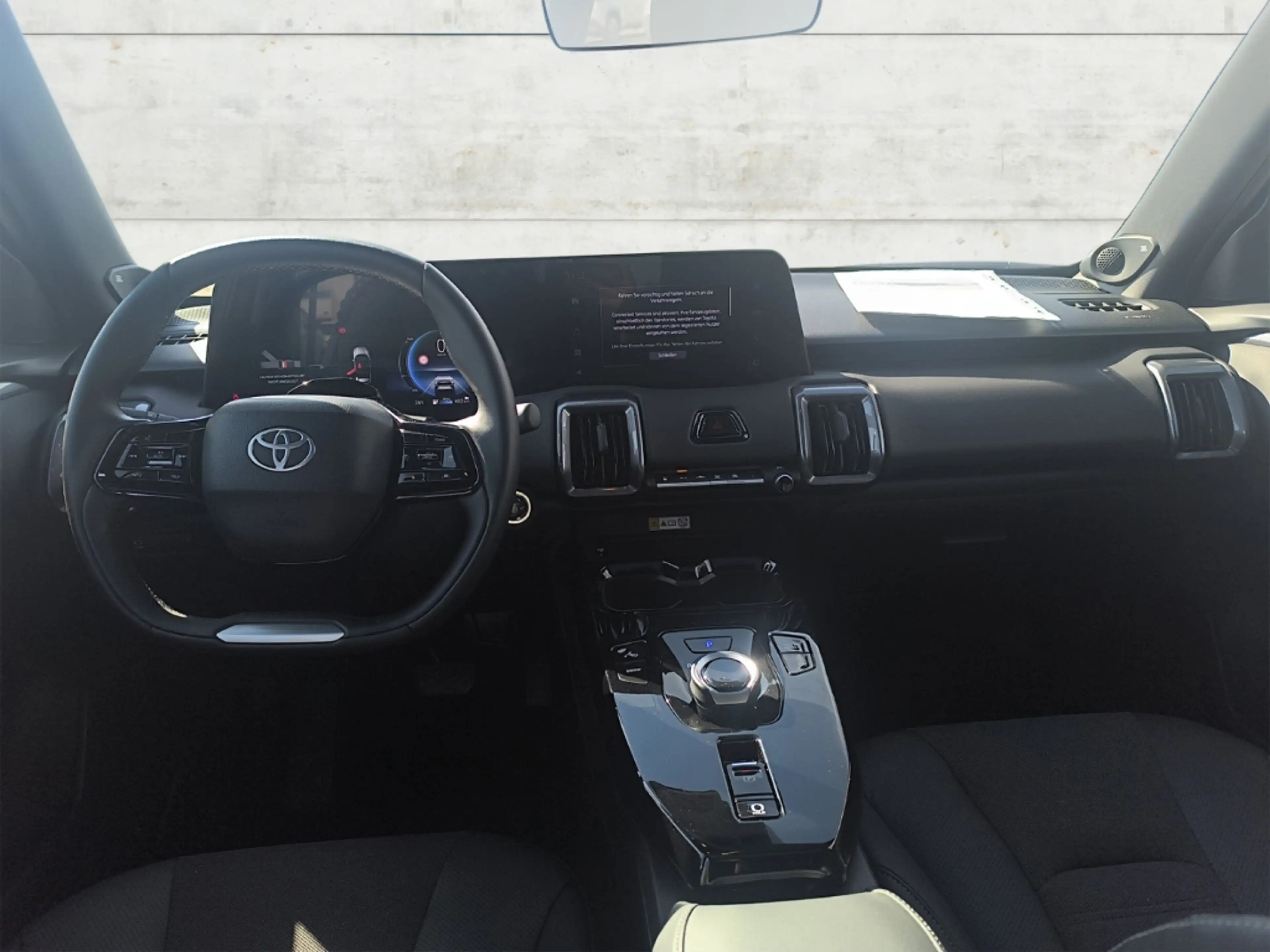 Toyota Urban Cruiser 128 kW FWD Lounge Panorama Soundsystem JBL 360 Kam — photo 11