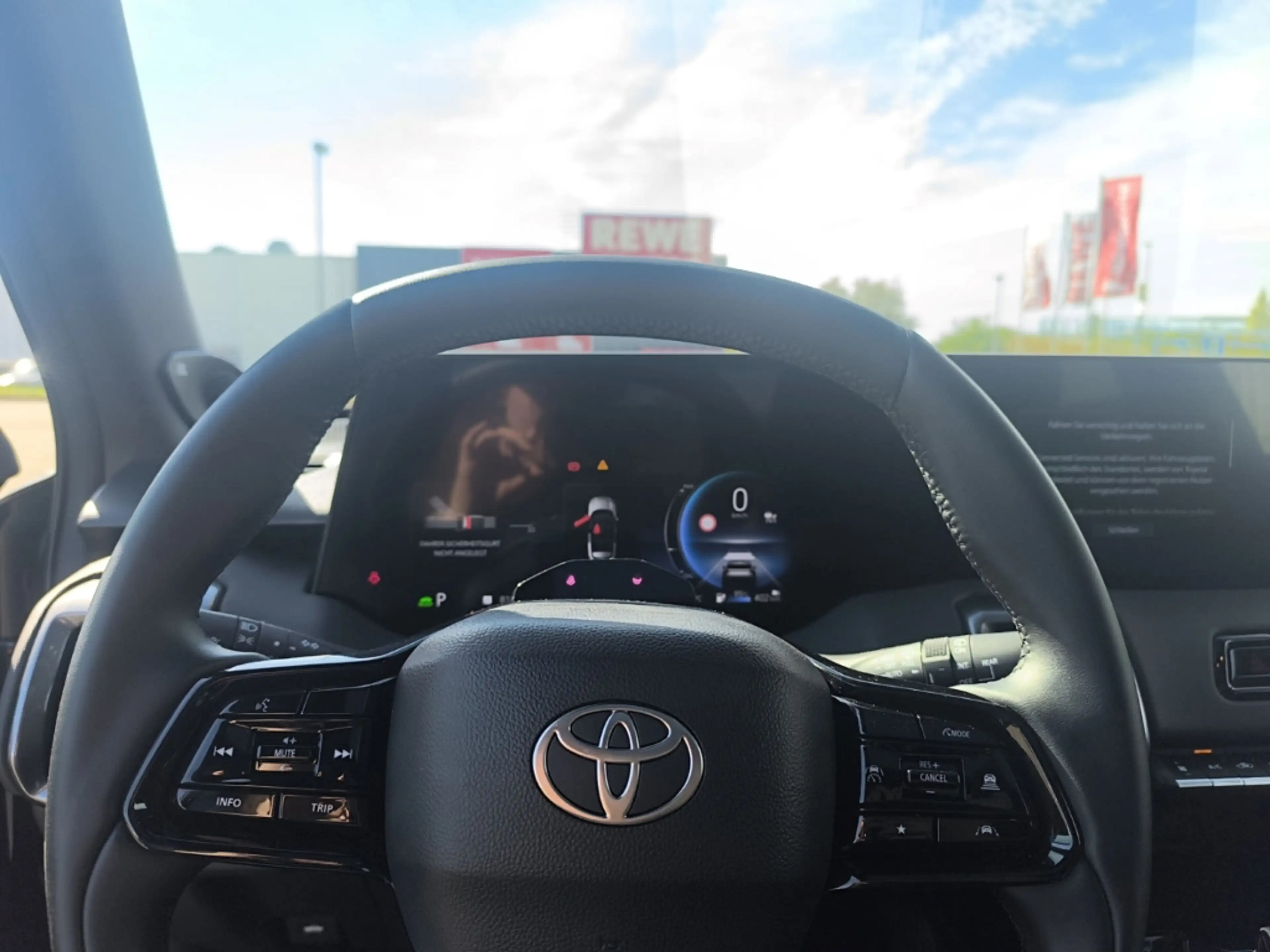 Toyota Urban Cruiser 128 kW FWD Lounge Panorama Soundsystem JBL 360 Kam — photo 13