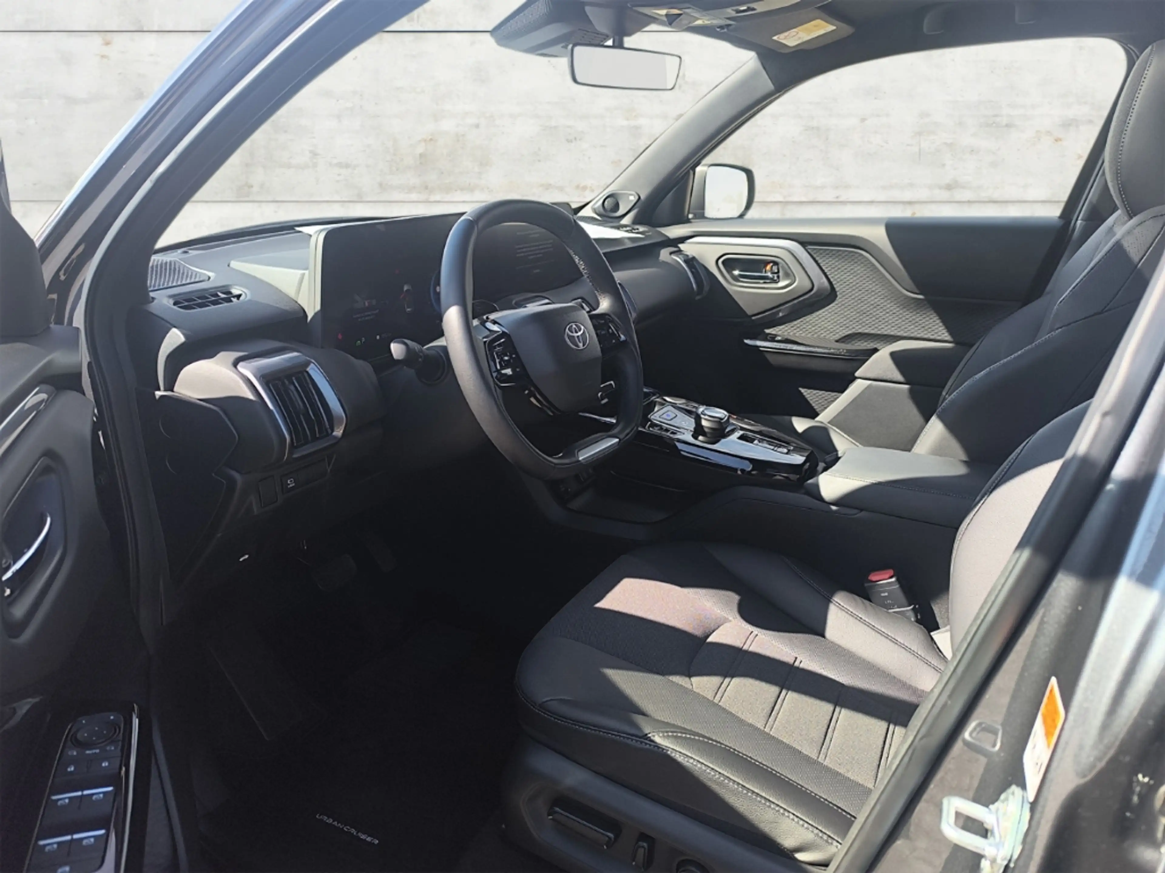 Toyota Urban Cruiser 128 kW FWD Lounge Panorama Soundsystem JBL 360 Kam — photo 10