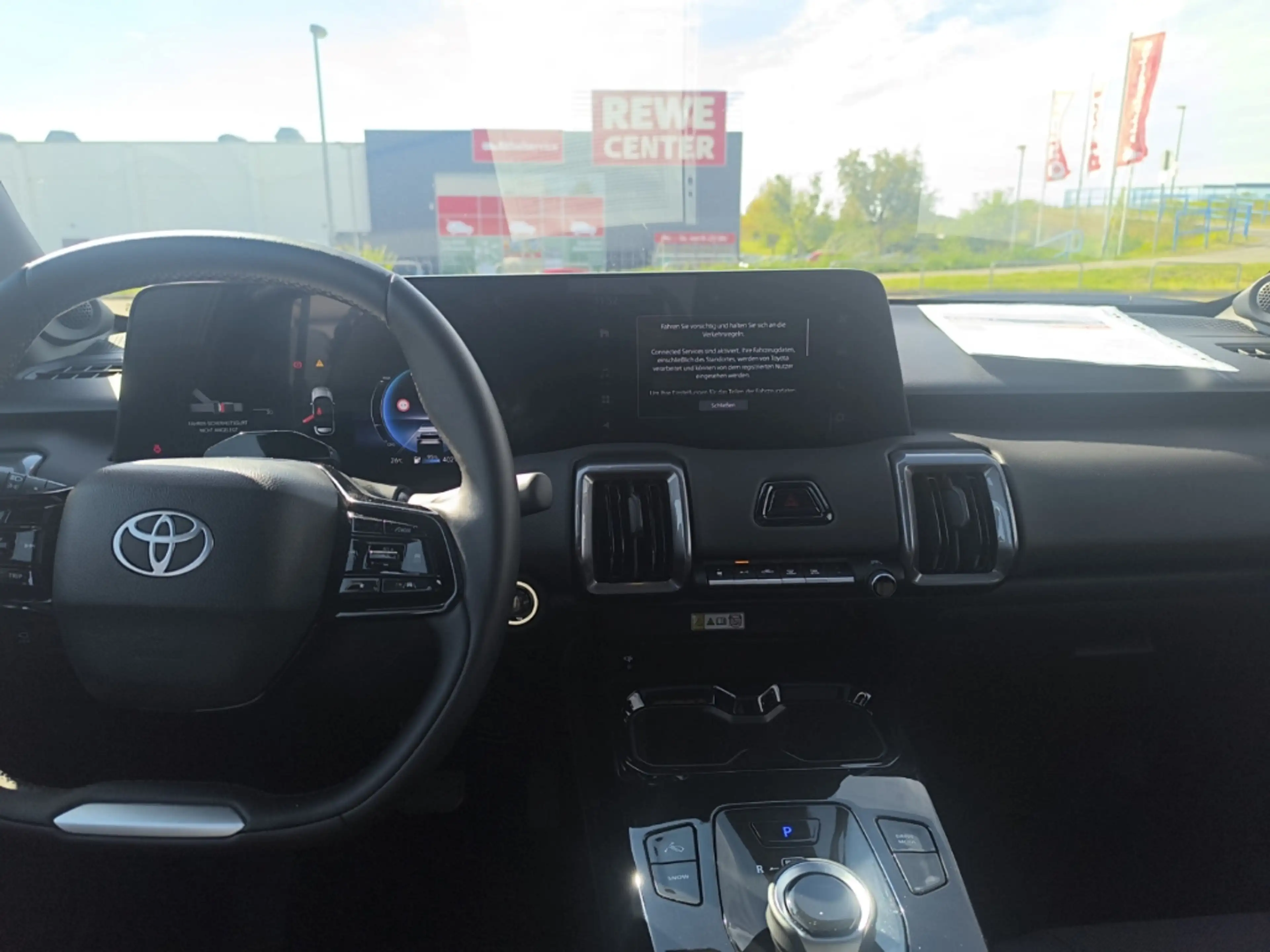 Toyota Urban Cruiser 128 kW FWD Lounge Panorama Soundsystem JBL 360 Kam — photo 12
