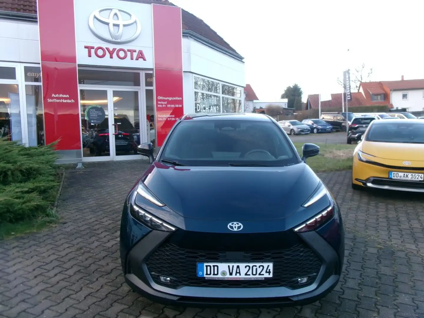 Toyota C-HR 1.8 Hybrid Team Deutschland Blau - 2