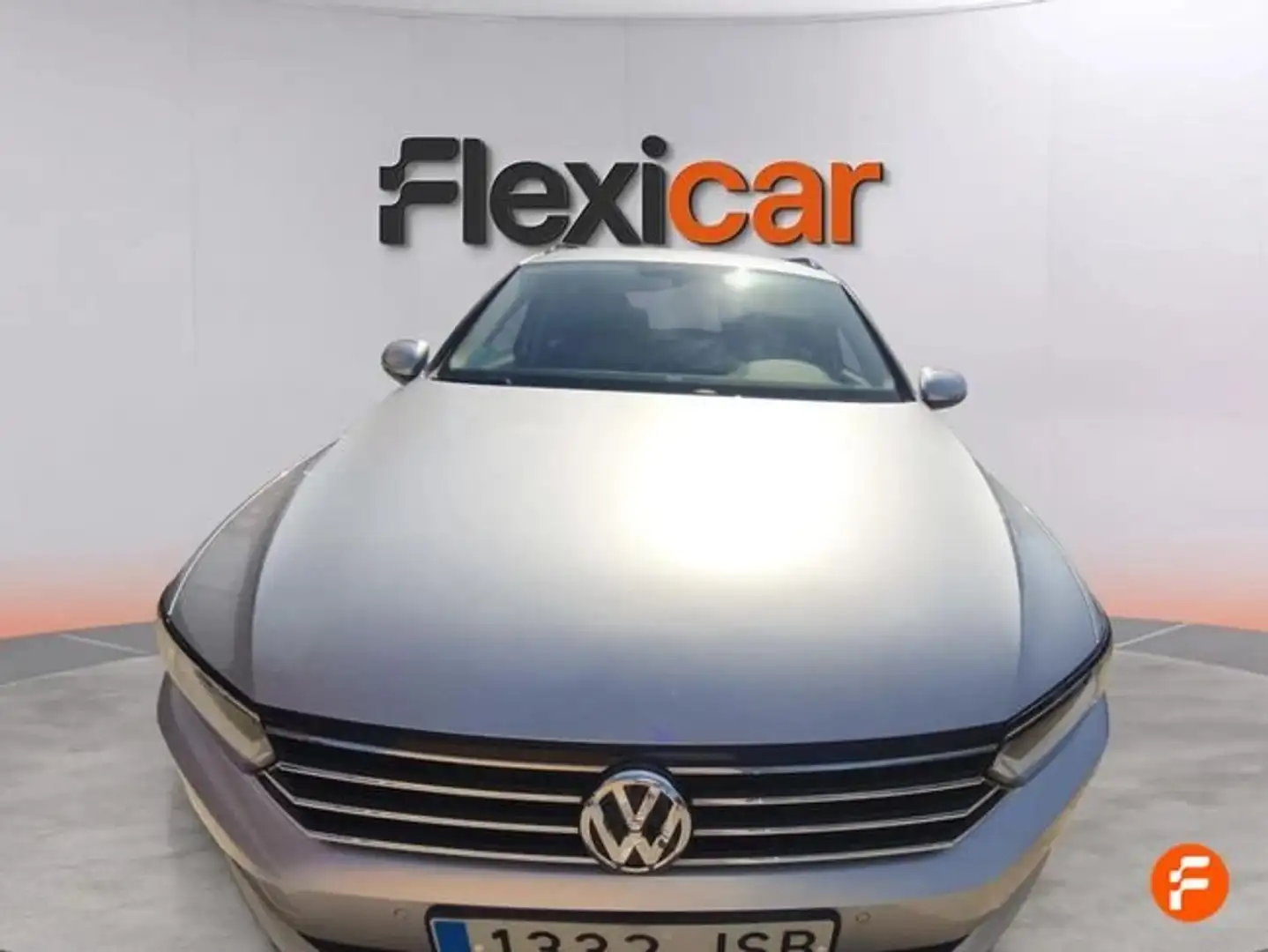 Volkswagen Passat Variant 1.6TDI Advance 88kW Gris - 2