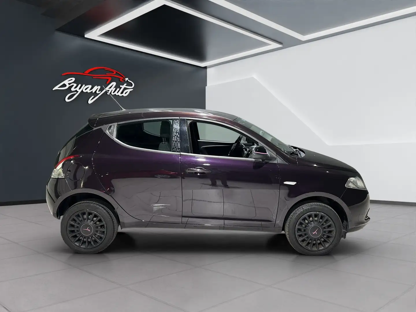 Lancia Ypsilon 0.9 t.air Elefantino ecochic metano 80cv - 1