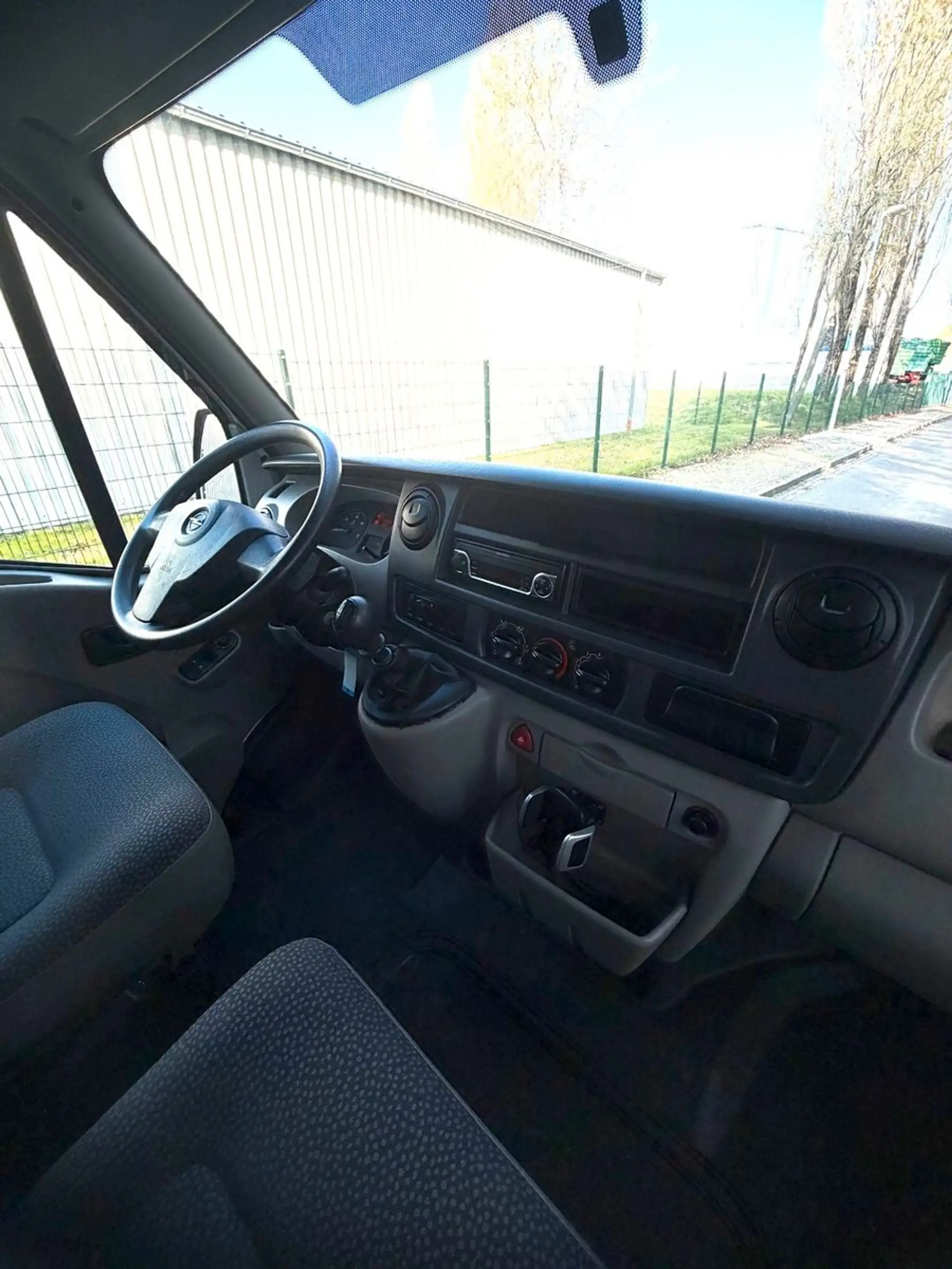 Opel Movano L1H1 2,8t AHK 43.800km Scheckheft MwSt — photo 15