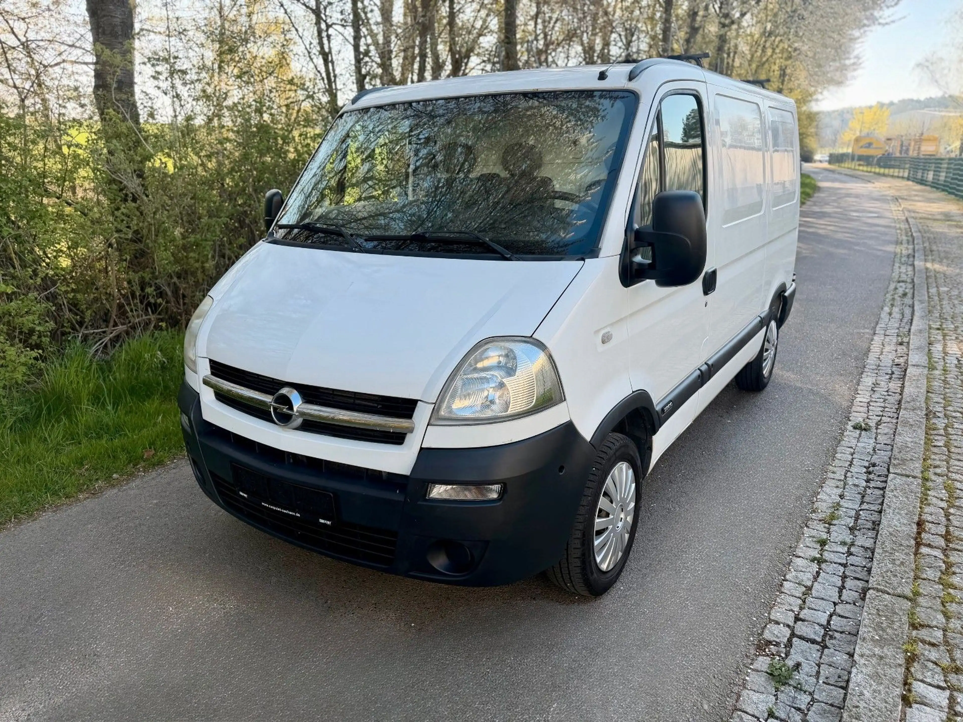 Opel Movano L1H1 2,8t AHK 43.800km Scheckheft MwSt — photo 2
