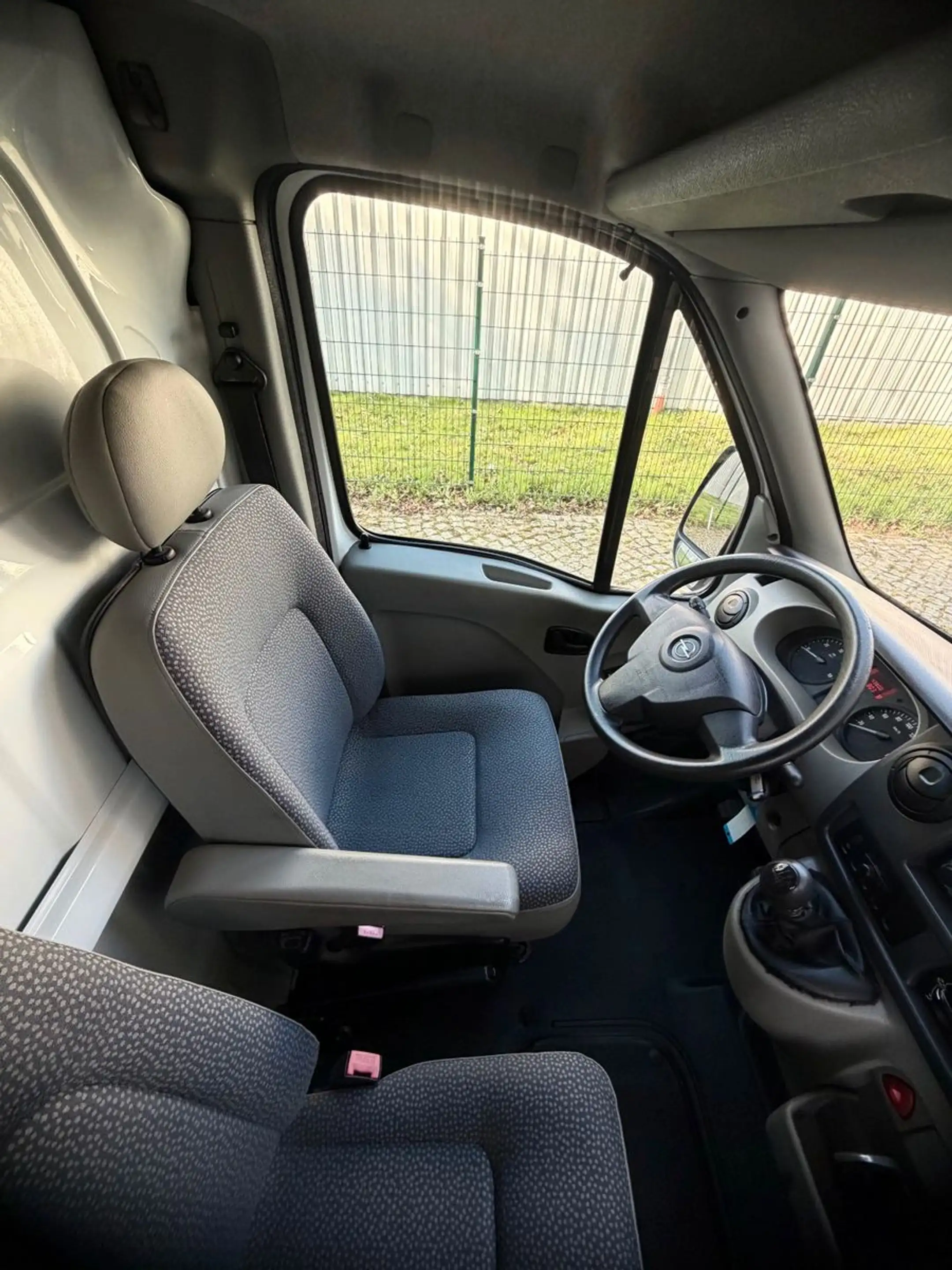 Opel Movano L1H1 2,8t AHK 43.800km Scheckheft MwSt — photo 13