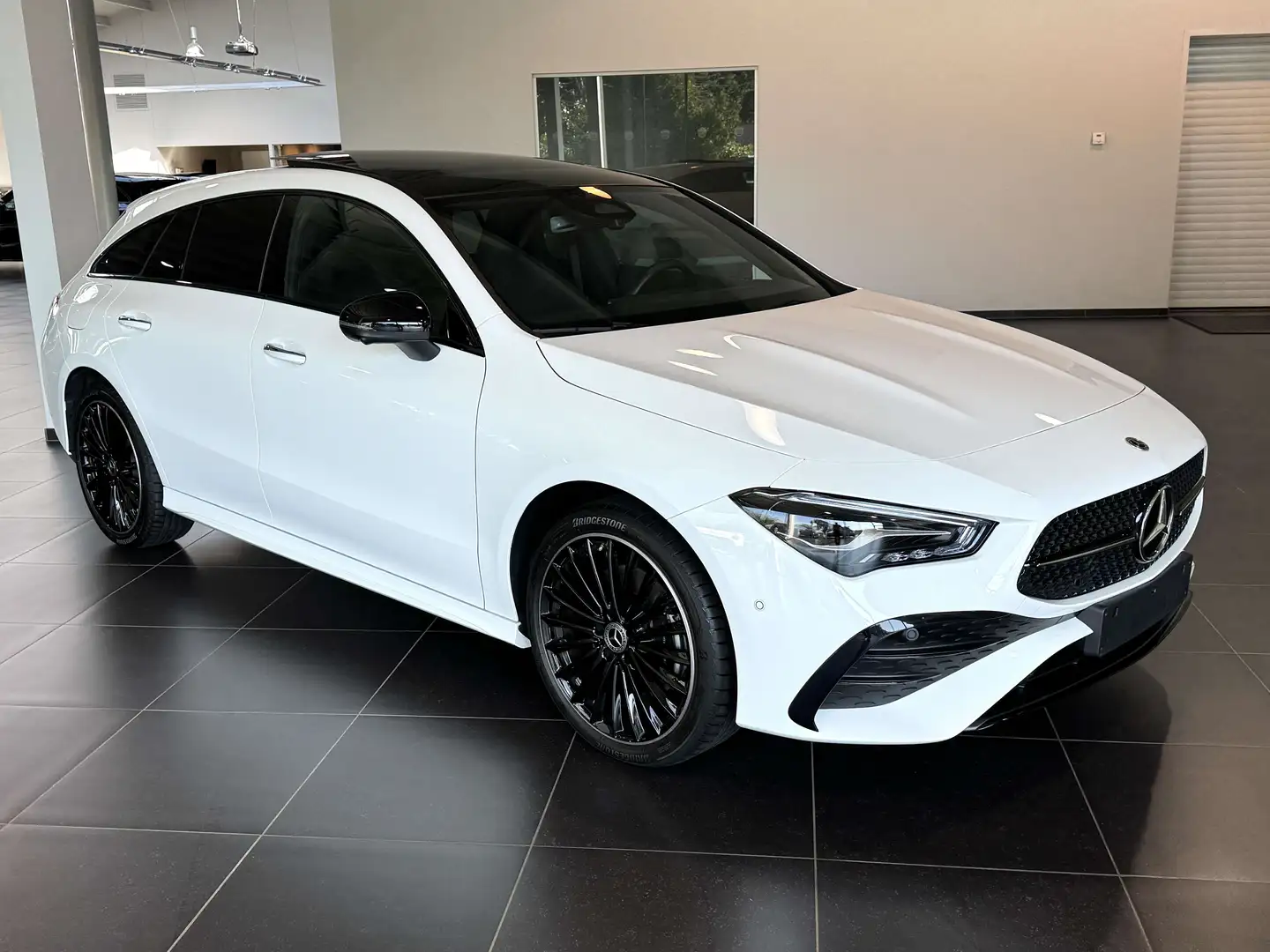 Mercedes-Benz CLA 250 e SB Amg Night Pack, Panorama, 360 Camera, Keyless Negro - 2
