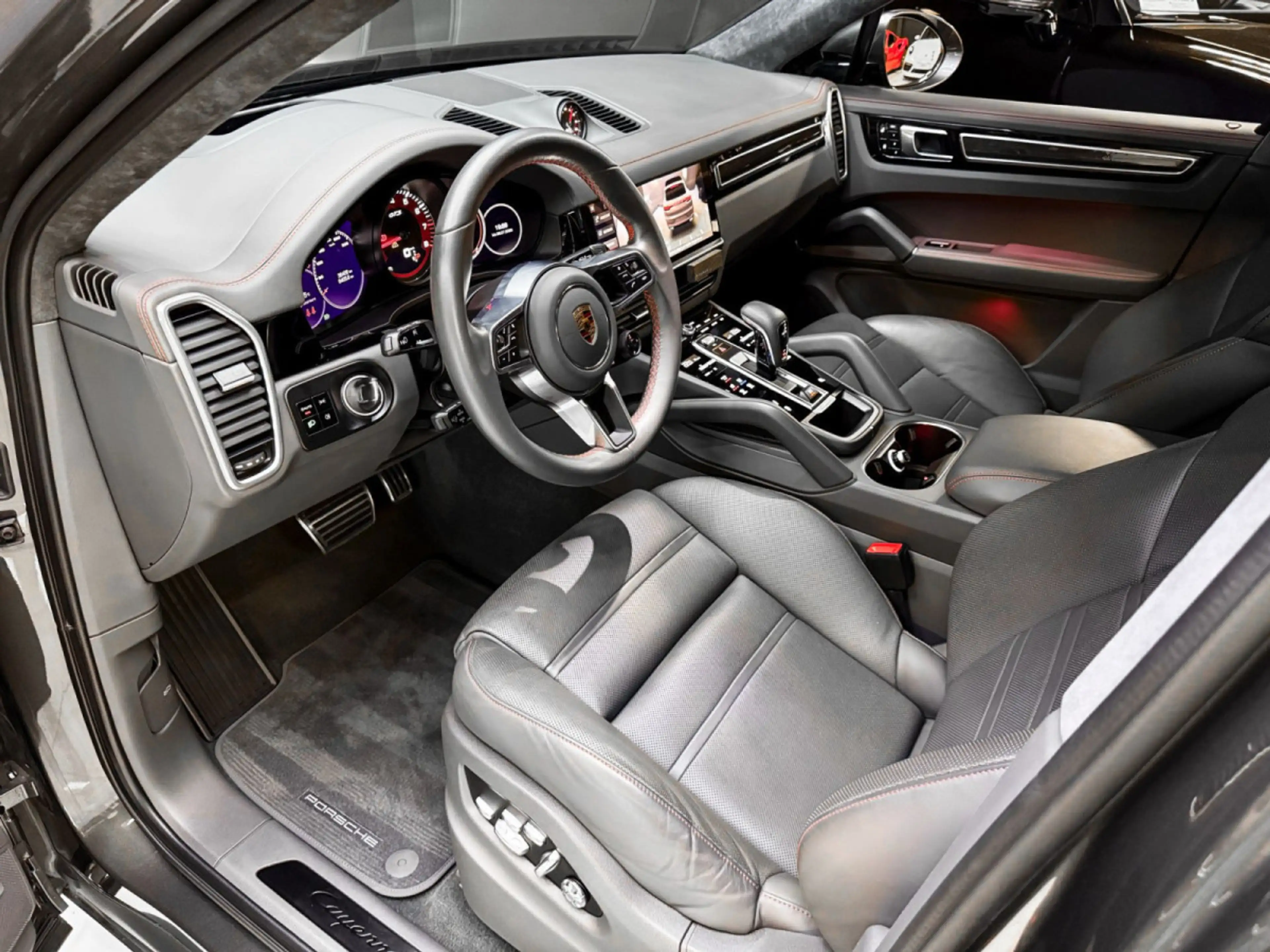 Porsche Cayenne GTS Coupe 4.0 V8 - Ceramic int-ext — photo 10