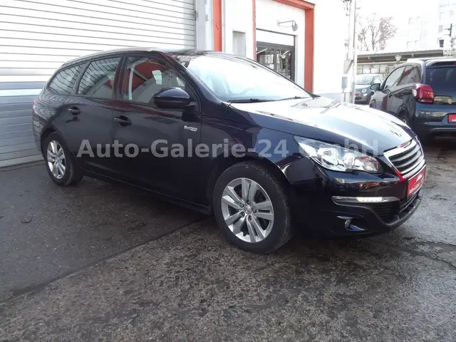Peugeot 308 SW view 2