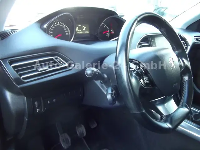 Peugeot 308 SW view 11
