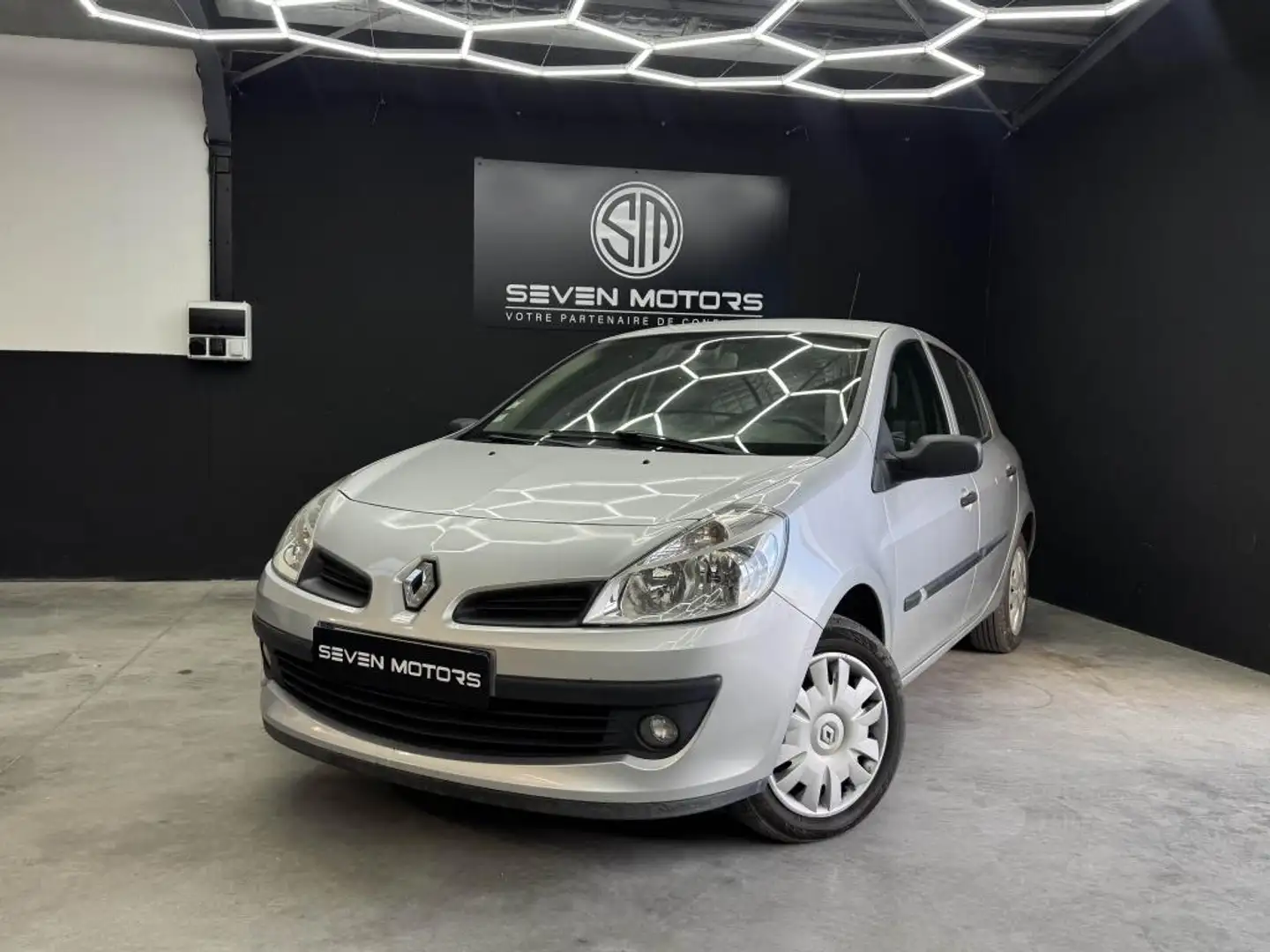 Renault Clio 3 III - 1.5 dCi - 85 CH Dynamique Distribution Ok Garantie 12 Mois Gris - 1