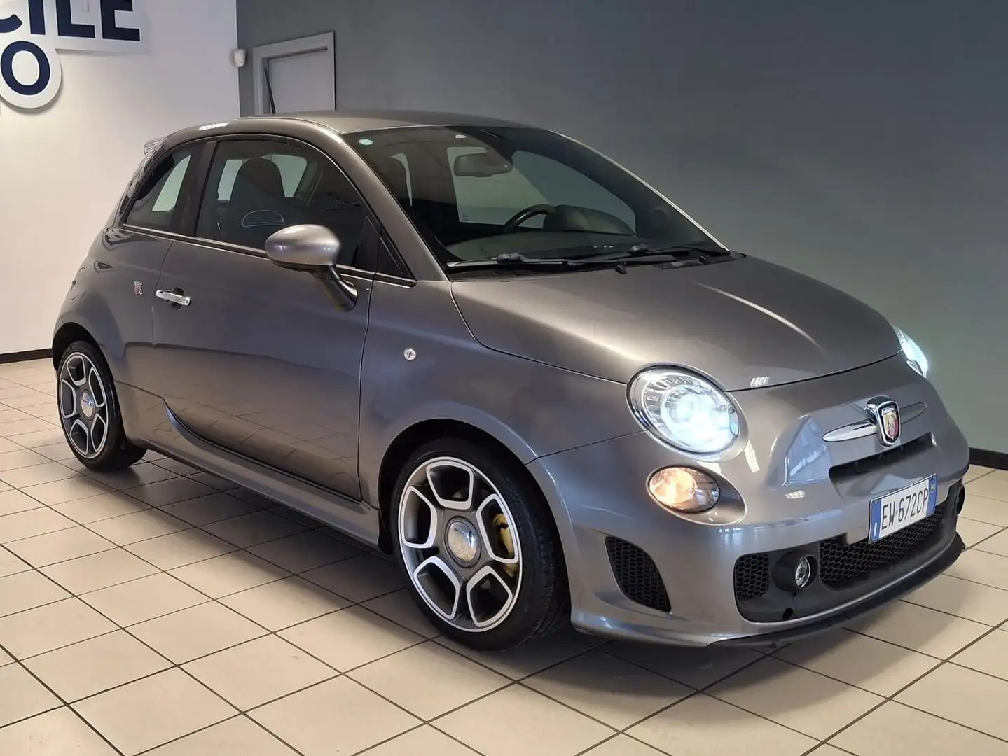 Fiat 500 Abarth 500 abarth 1.4 Turbo T-Jet Custom Grau - 1