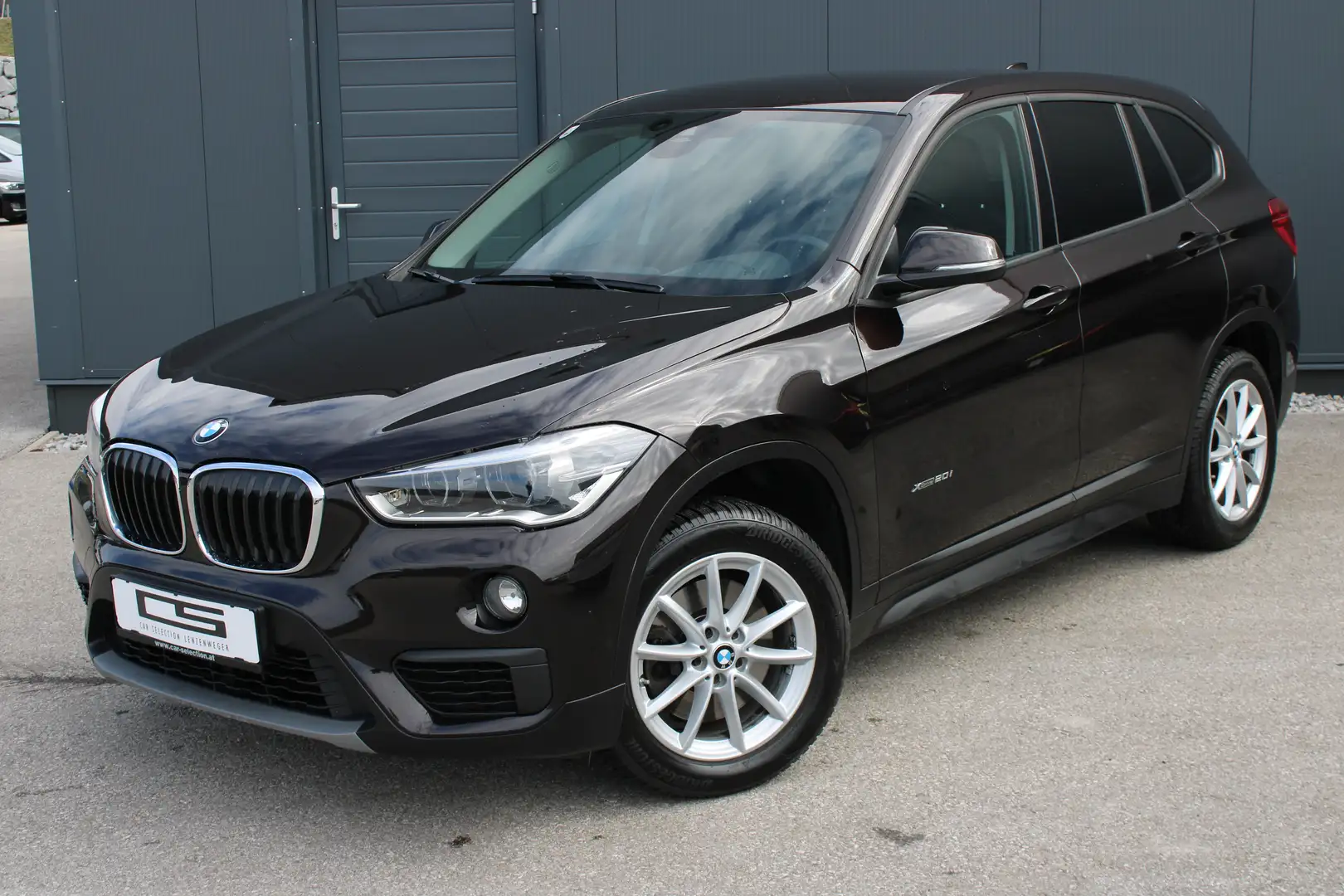BMW X1 xDrive 20 i*AHK*LED*Sportsitze* Braun - 2
