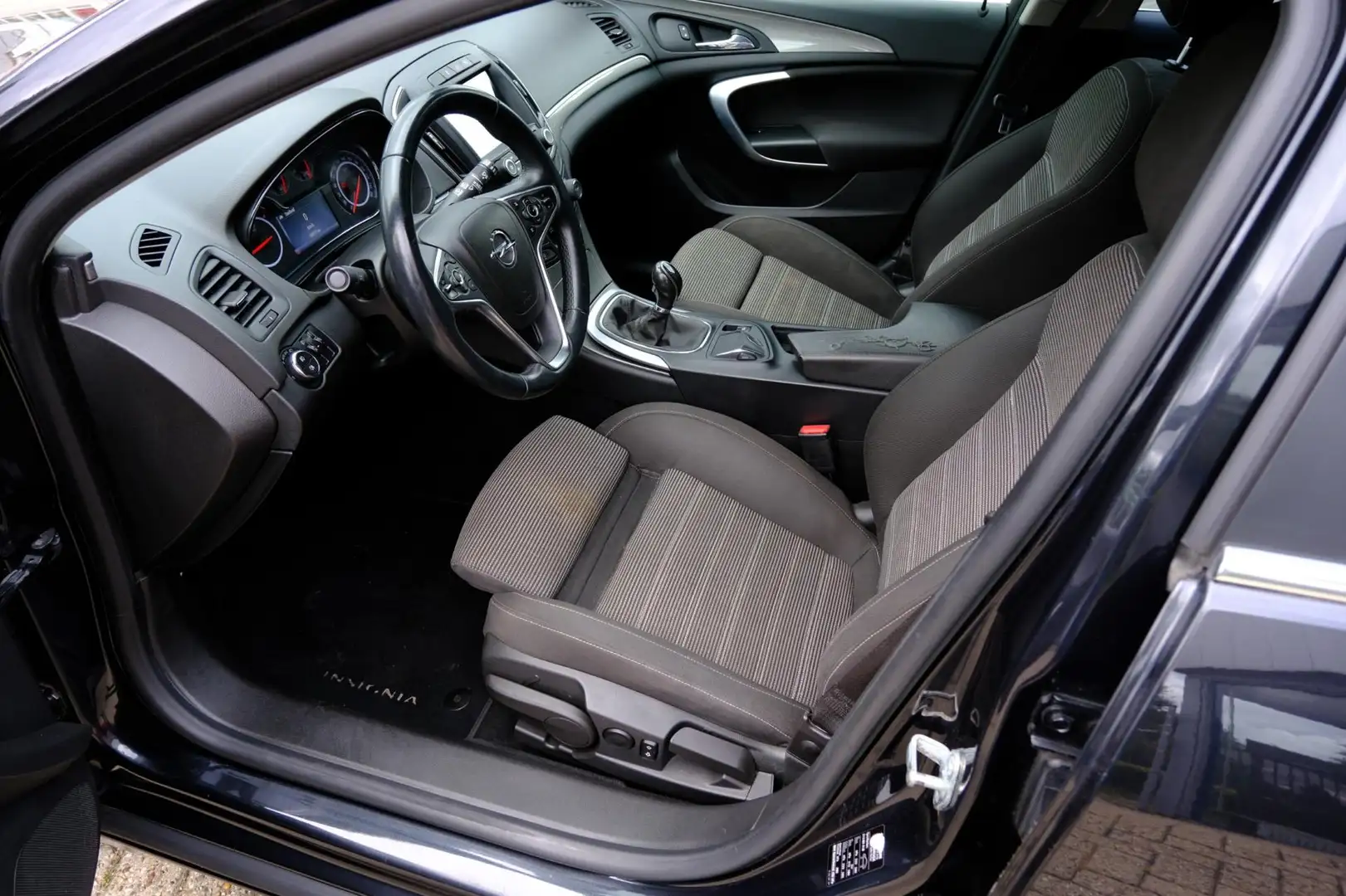 Opel Insignia Sports Tourer 1.4 T EcoFLEX Business+ Navi via And Noir - 2