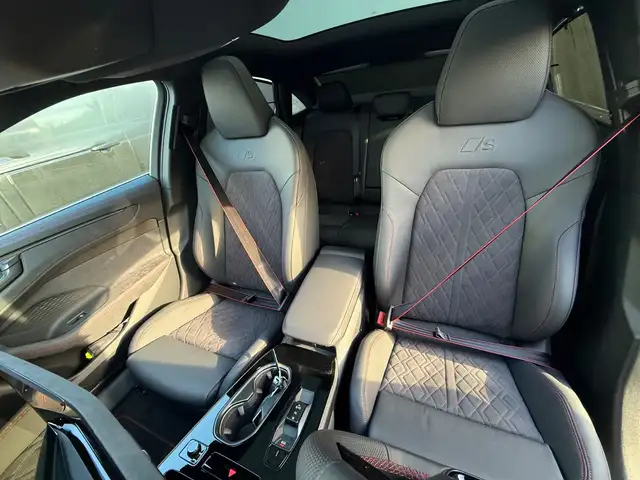 Audi A6 view 13