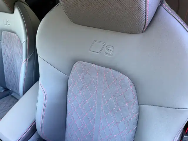 Audi A6 view 14