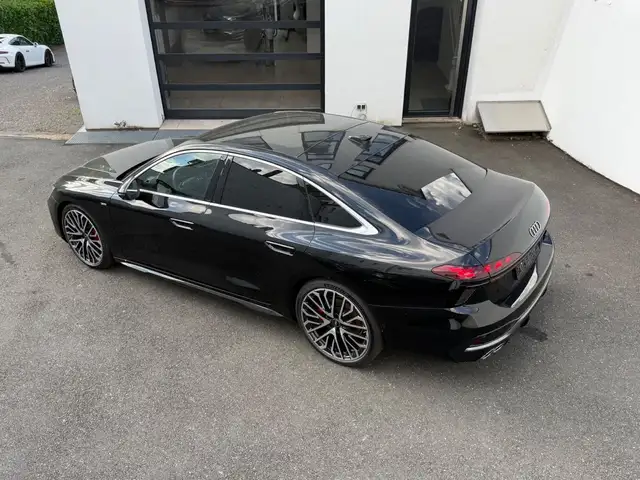 Audi A6 view 6
