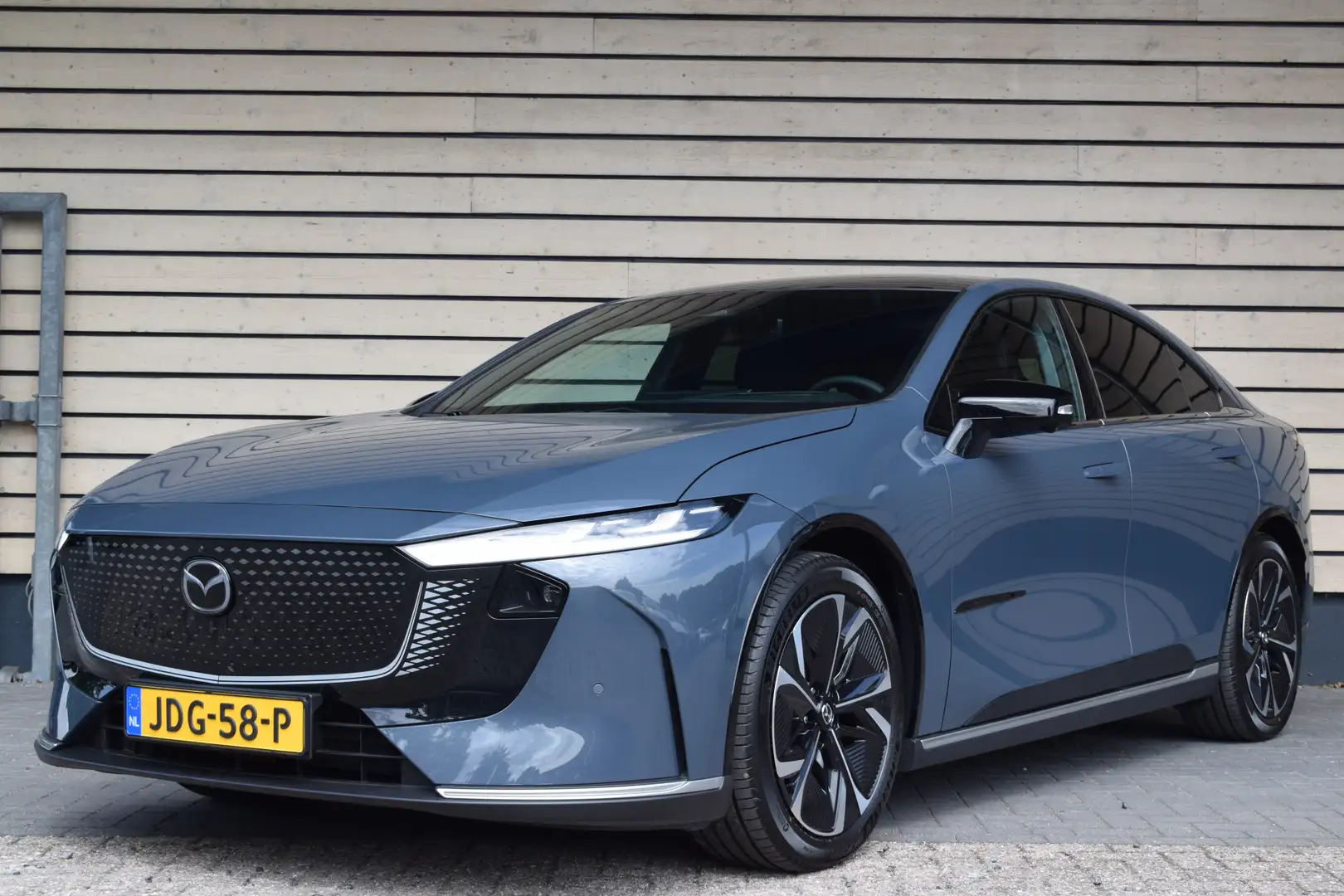 Mazda 6e Takumi 68.8 kWh - Diverse modellen snel leverbaar Gris - 2