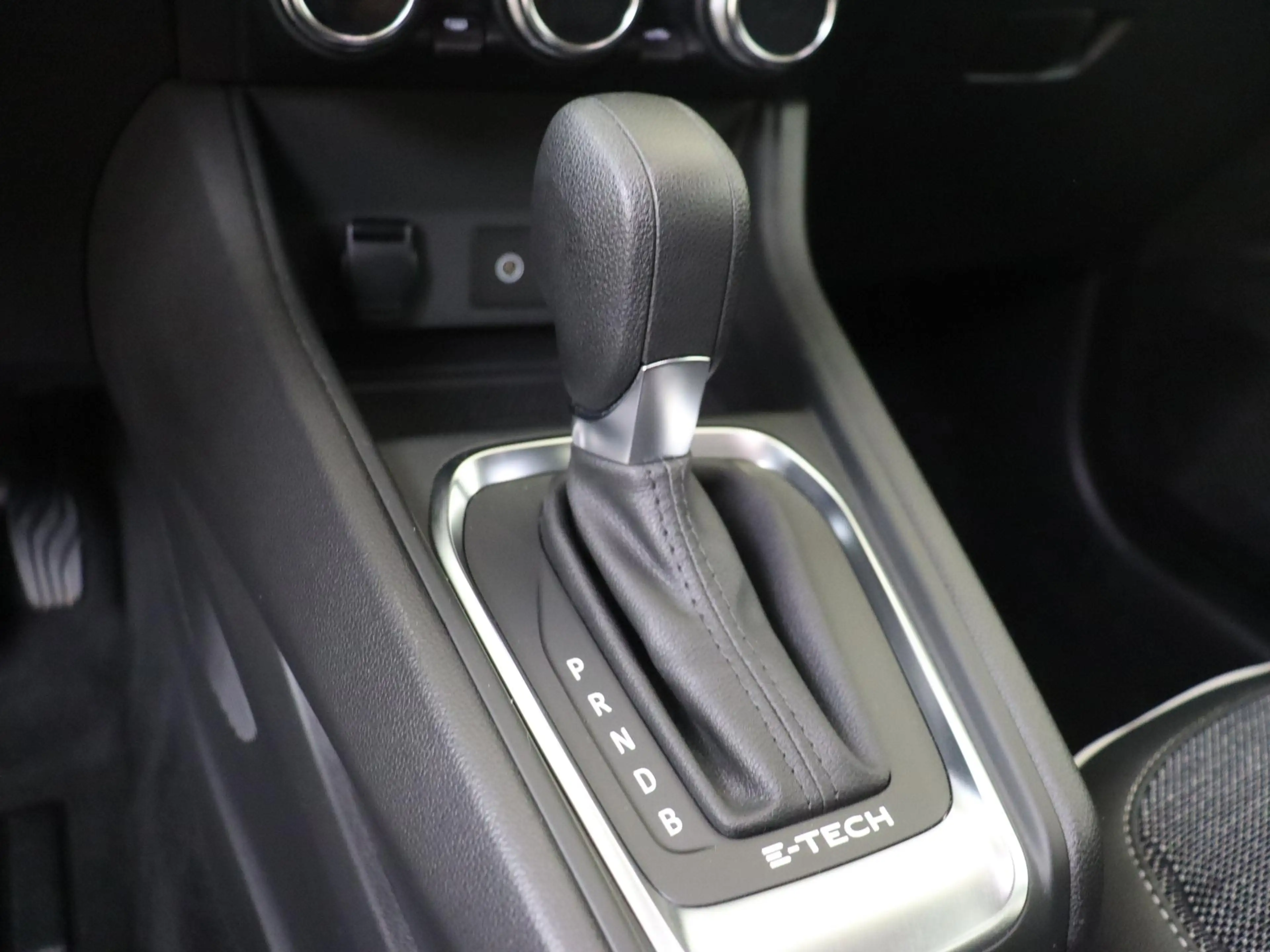 Renault Captur 1.6 E-Tech plug-in hybrid 160 techno — photo 14