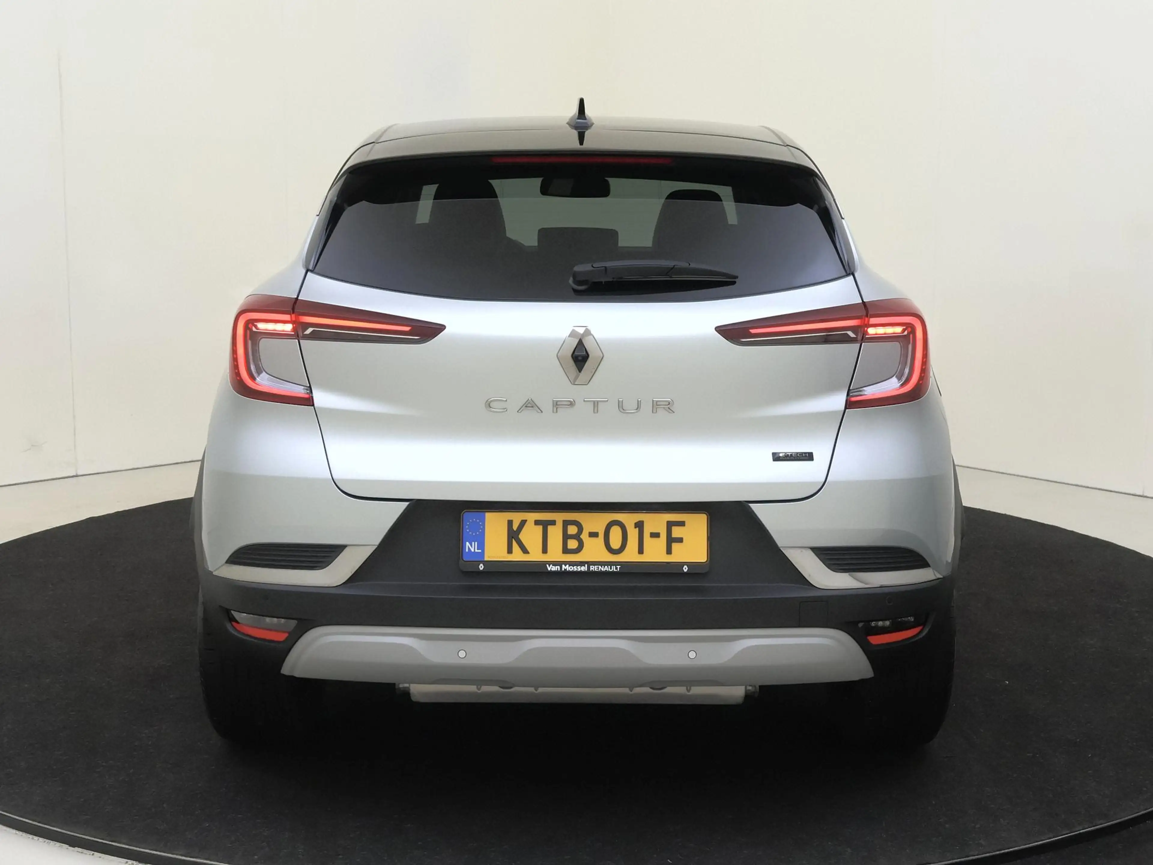 Renault Captur 1.6 E-Tech plug-in hybrid 160 techno — photo 7