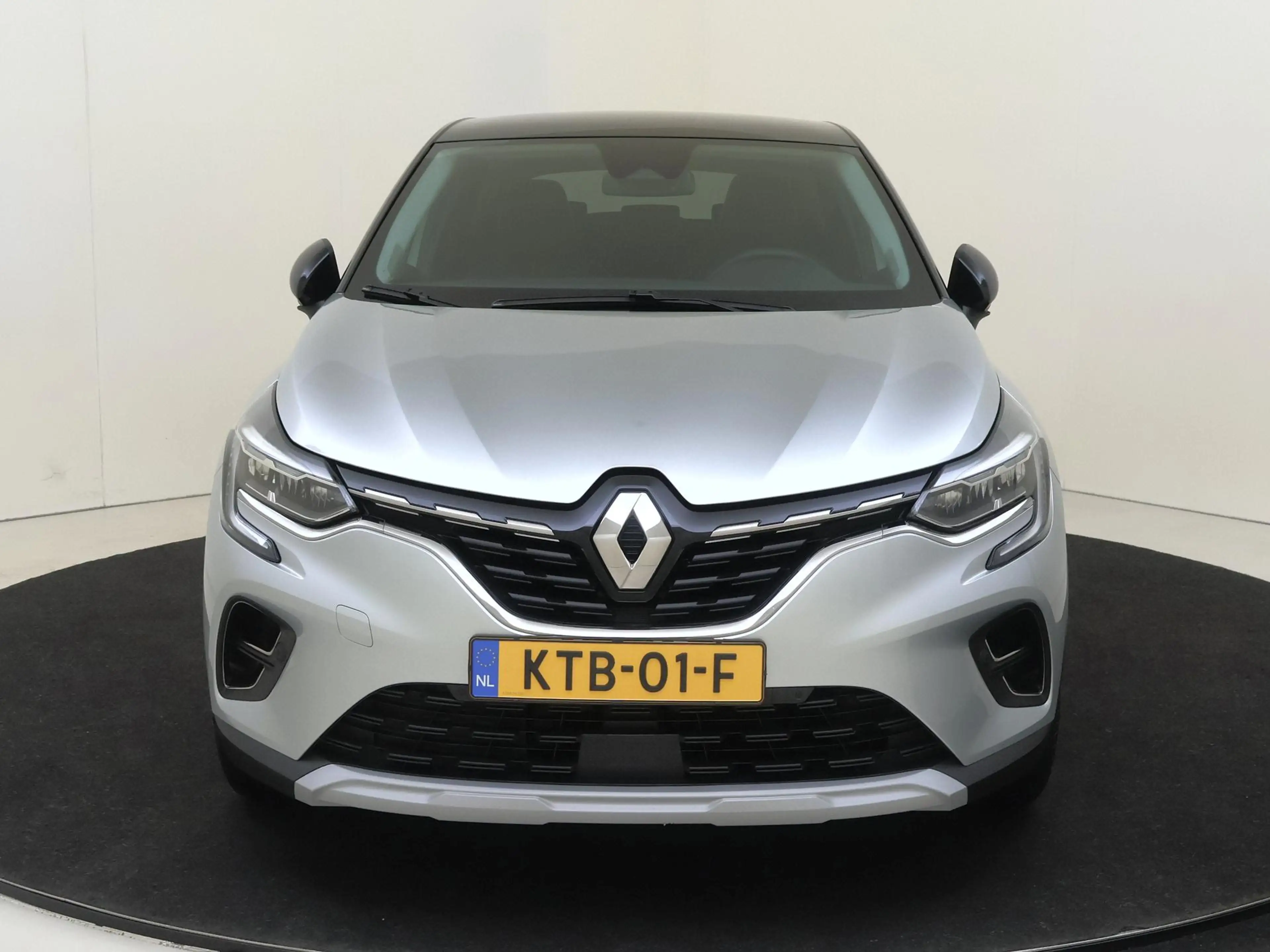 Renault Captur 1.6 E-Tech plug-in hybrid 160 techno — photo 6