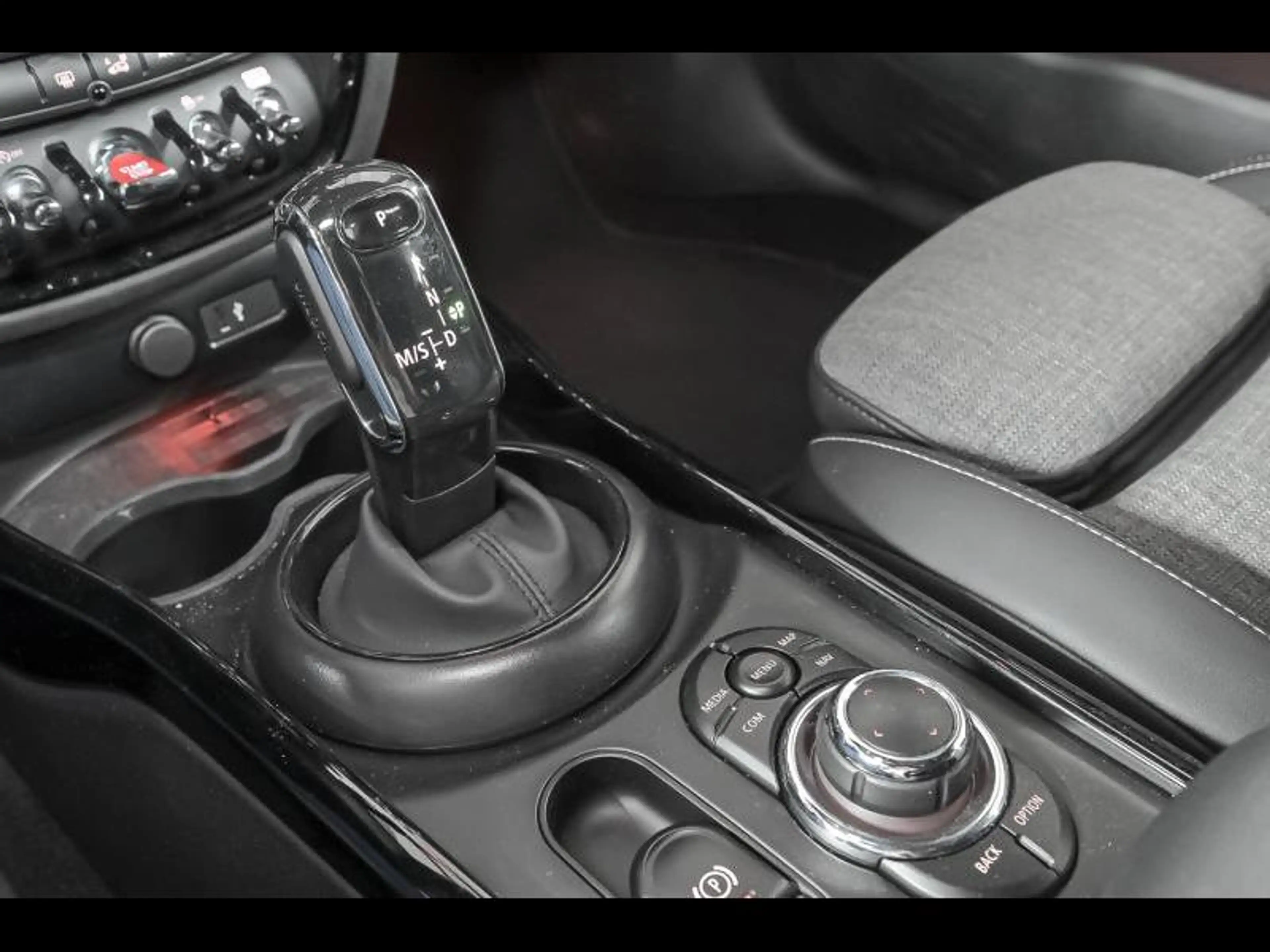 MINI Cooper Clubman Cooper Clubman — photo 11