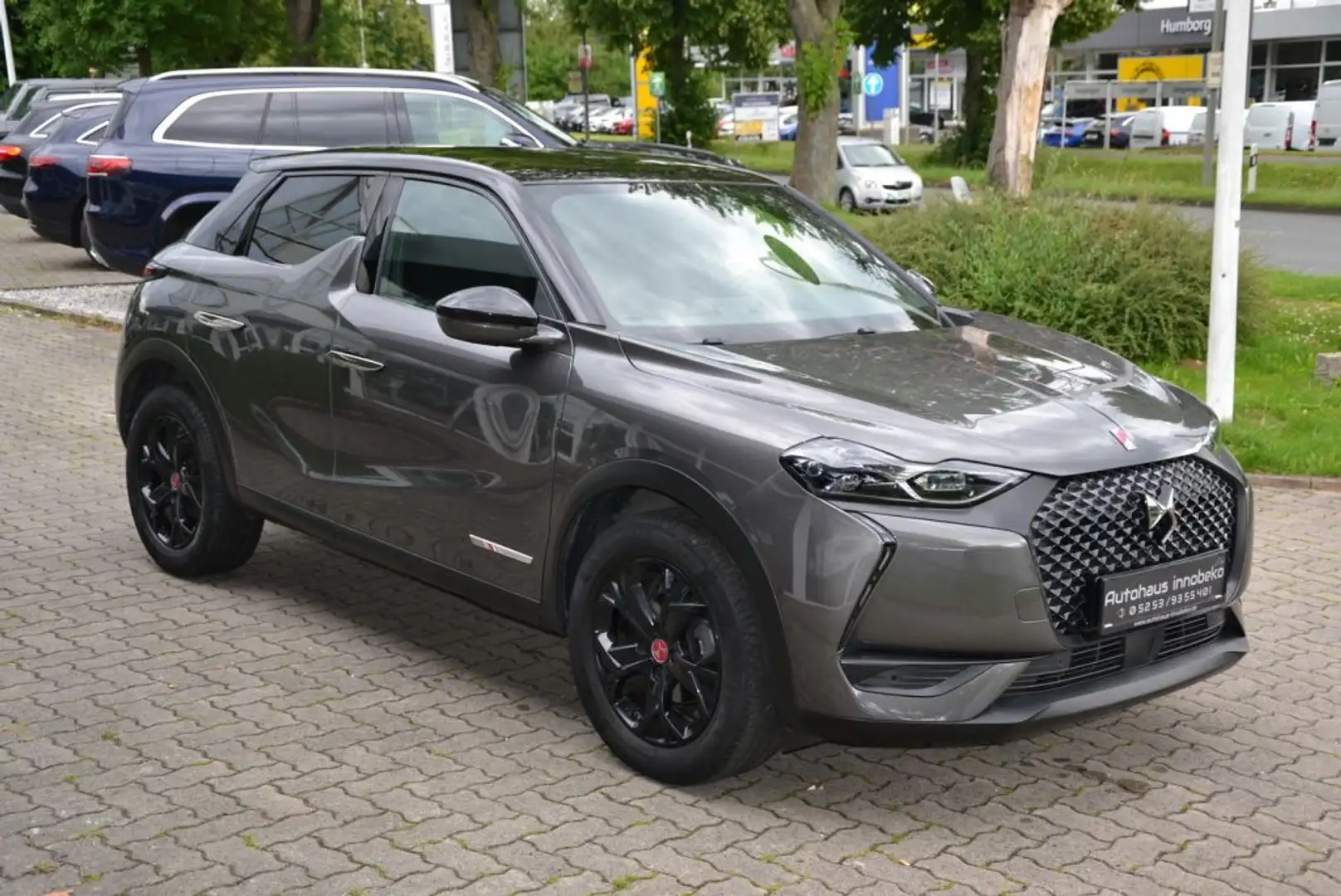 Citroen DS3 Crossback PureTech 130 Aut. PERFORMANCE LINE Grau - 2