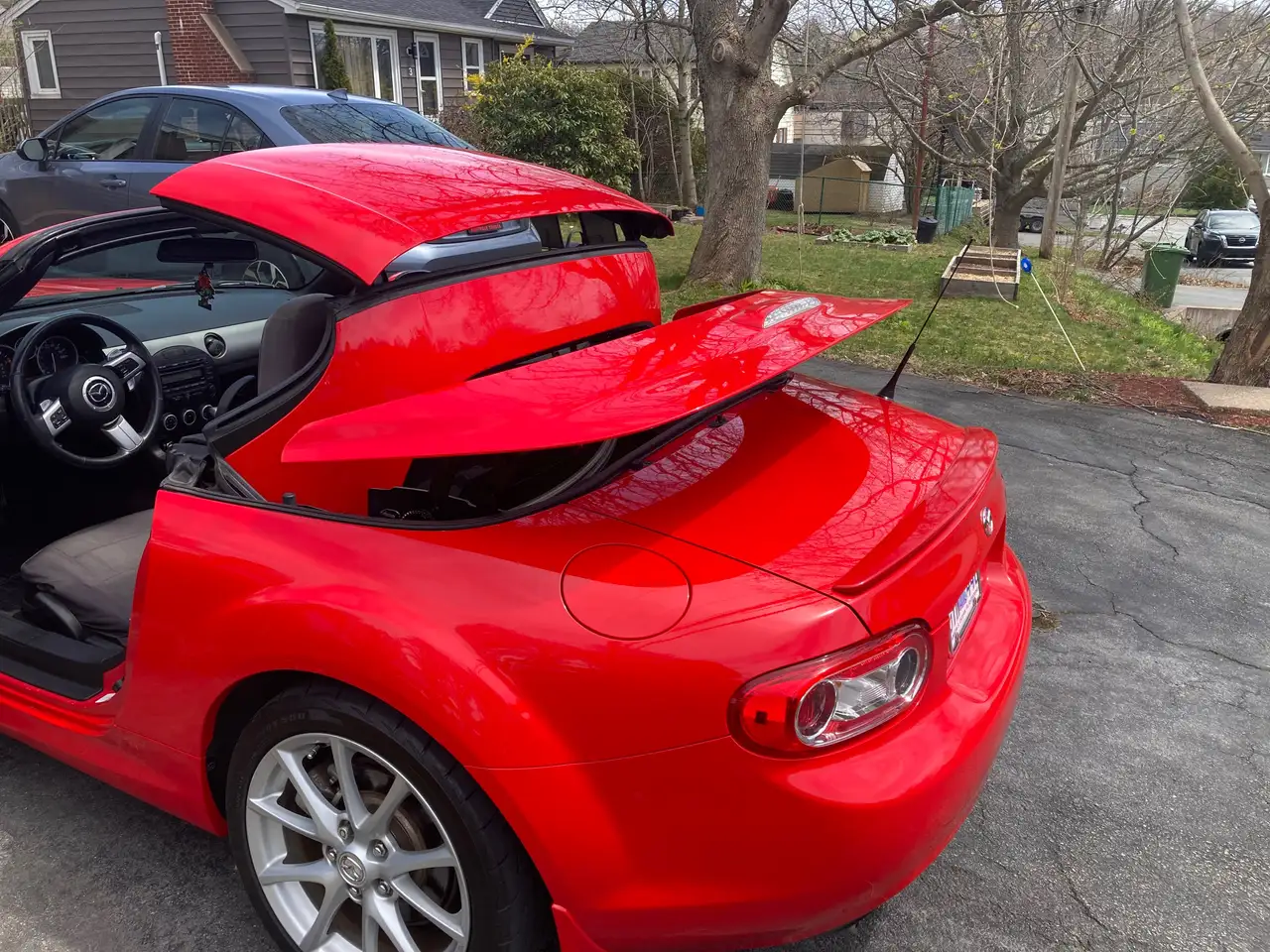 Mazda MX-5 Miata снимка Mazda MX-5 Miata