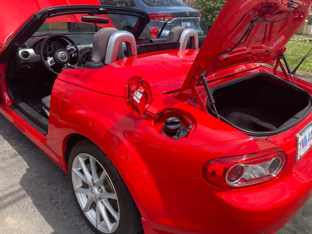 Mazda MX-5 Miata снимка Mazda MX-5 Miata
