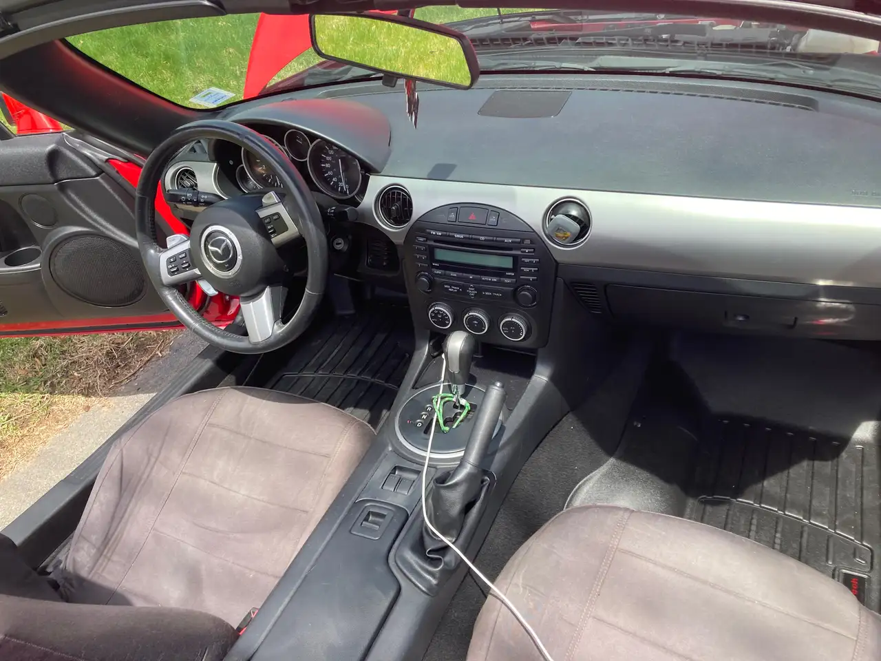 Mazda MX-5 Miata снимка Mazda MX-5 Miata