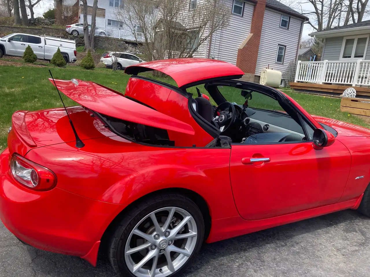 Mazda MX-5 Miata снимка Mazda MX-5 Miata