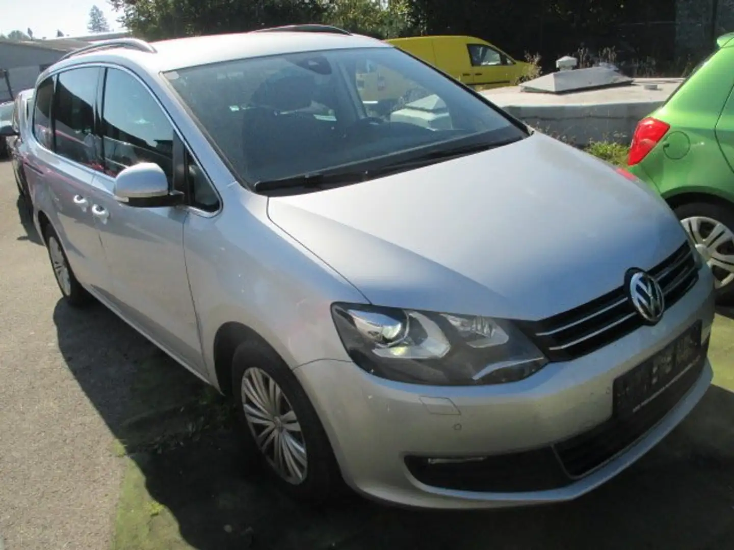 Volkswagen Sharan Comfortline BMT/Start-Stopp 4Motion Silber - 2