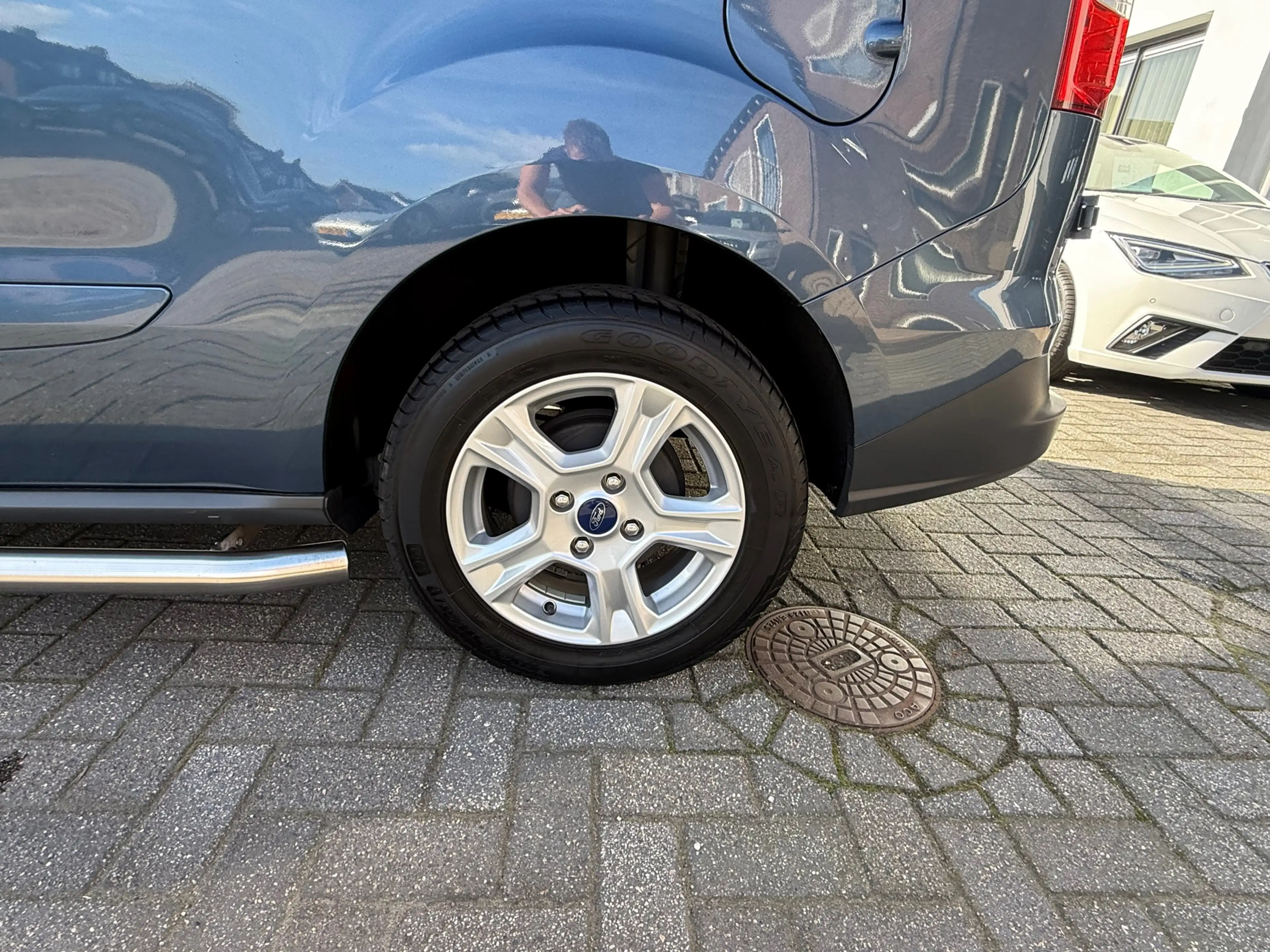 Ford Transit Courier 1.0 Limited EcoBoost S&S, Apple Carplay/Android,Na — photo 10