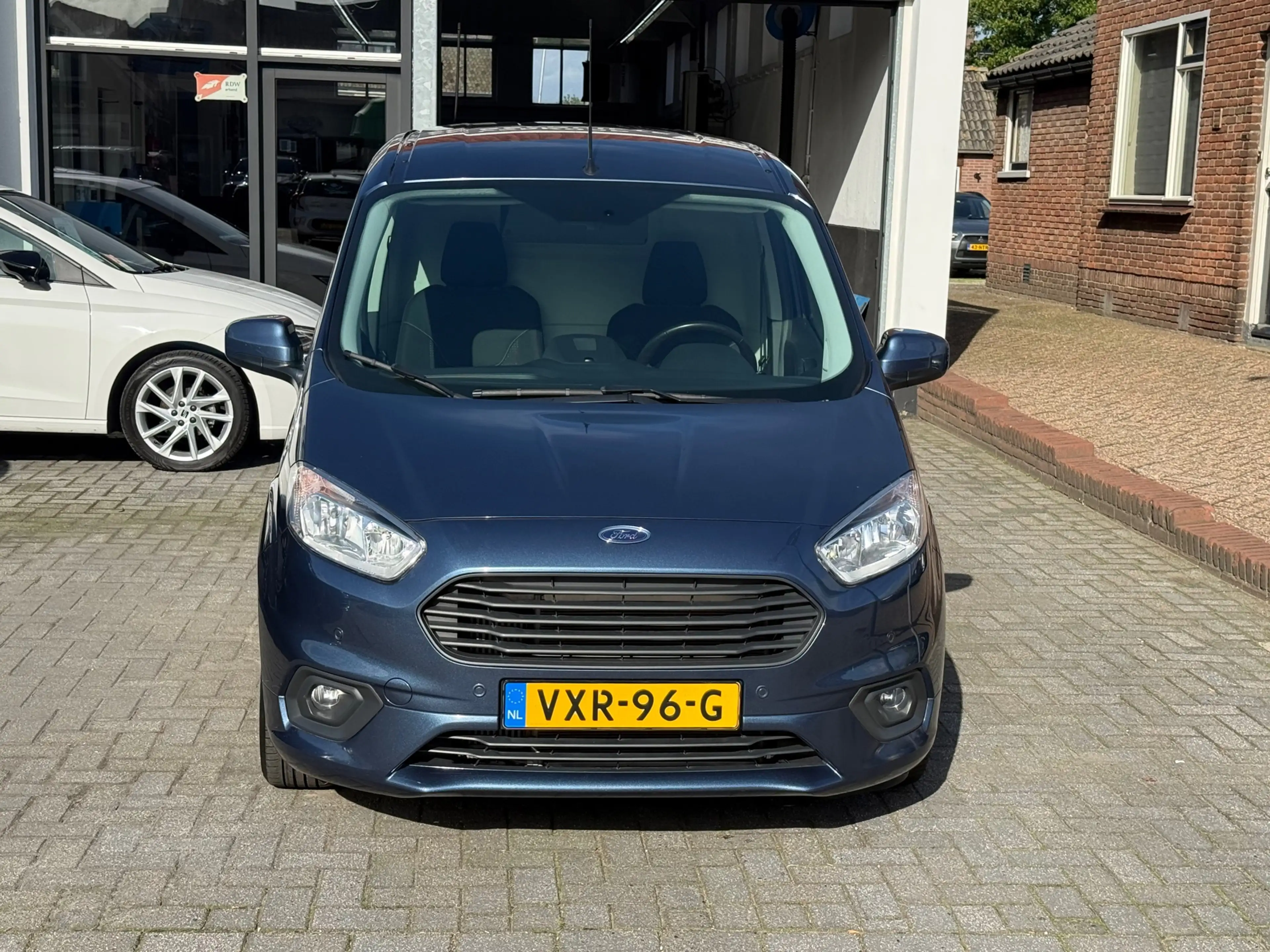 Ford Transit Courier 1.0 Limited EcoBoost S&S, Apple Carplay/Android,Na — photo 2