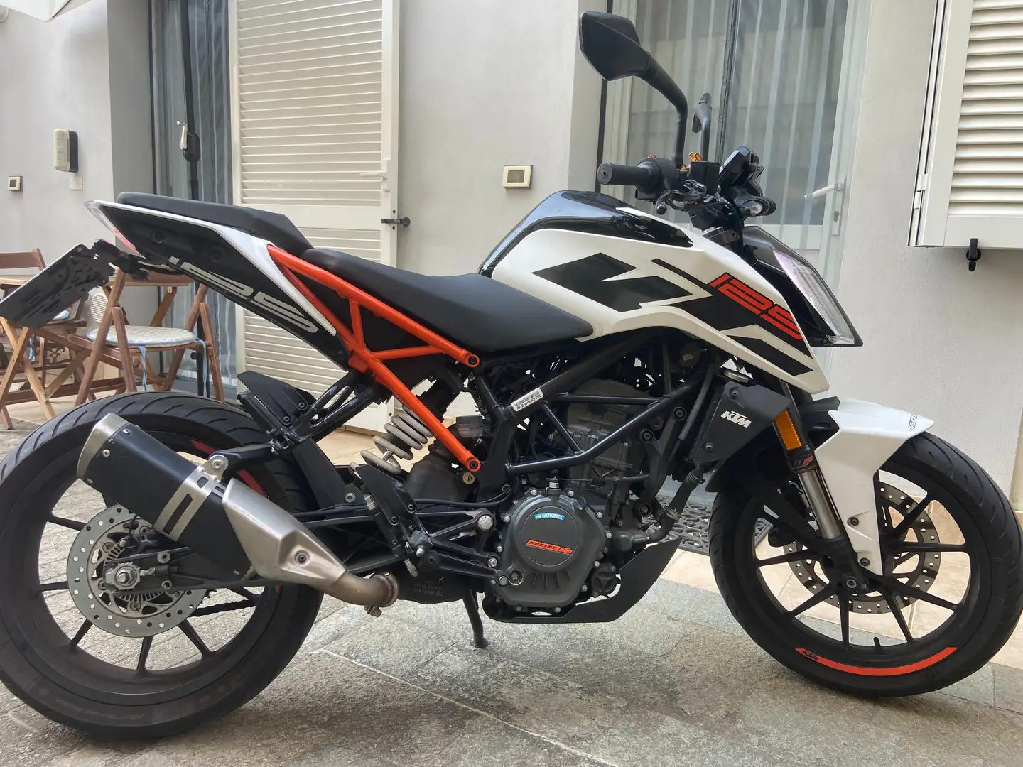 KTM 125 Duke Bianco - 1