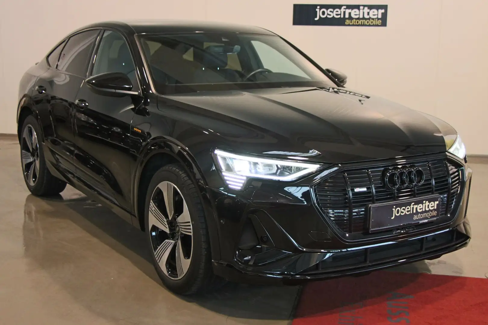 Audi e-tron Sportback 50 quattro S Line NP€ 89.641,- Schwarz - 1