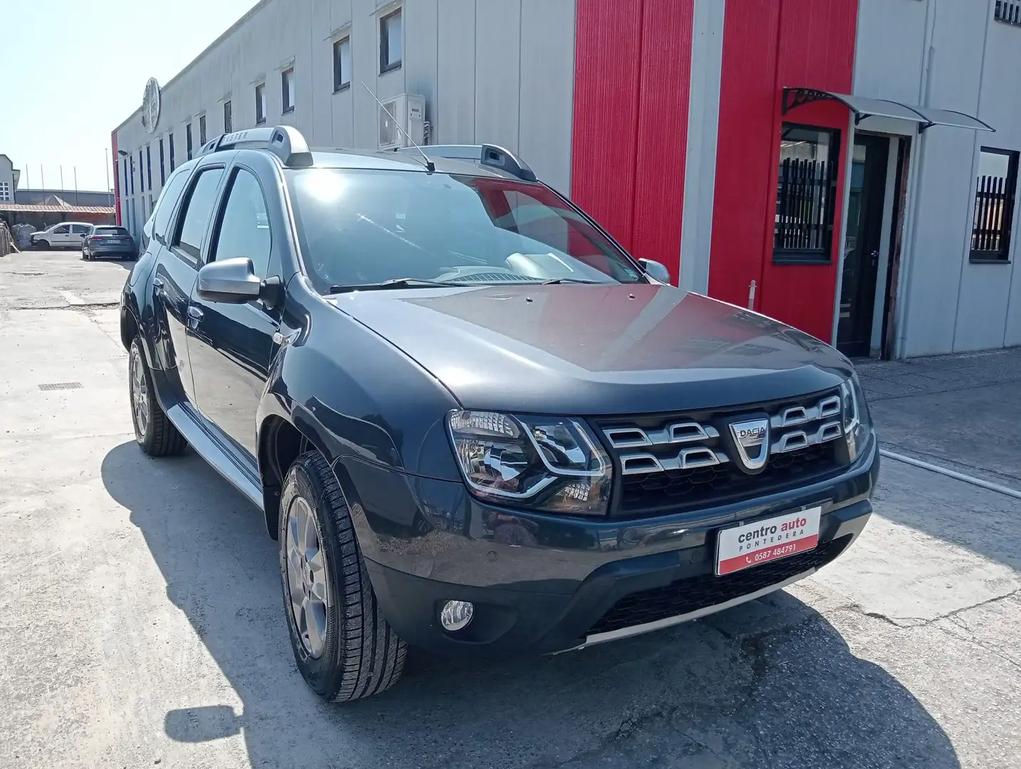 Dacia Duster Duster 1.6 Laureate Gpl 4x2 105cv Grigio - 1